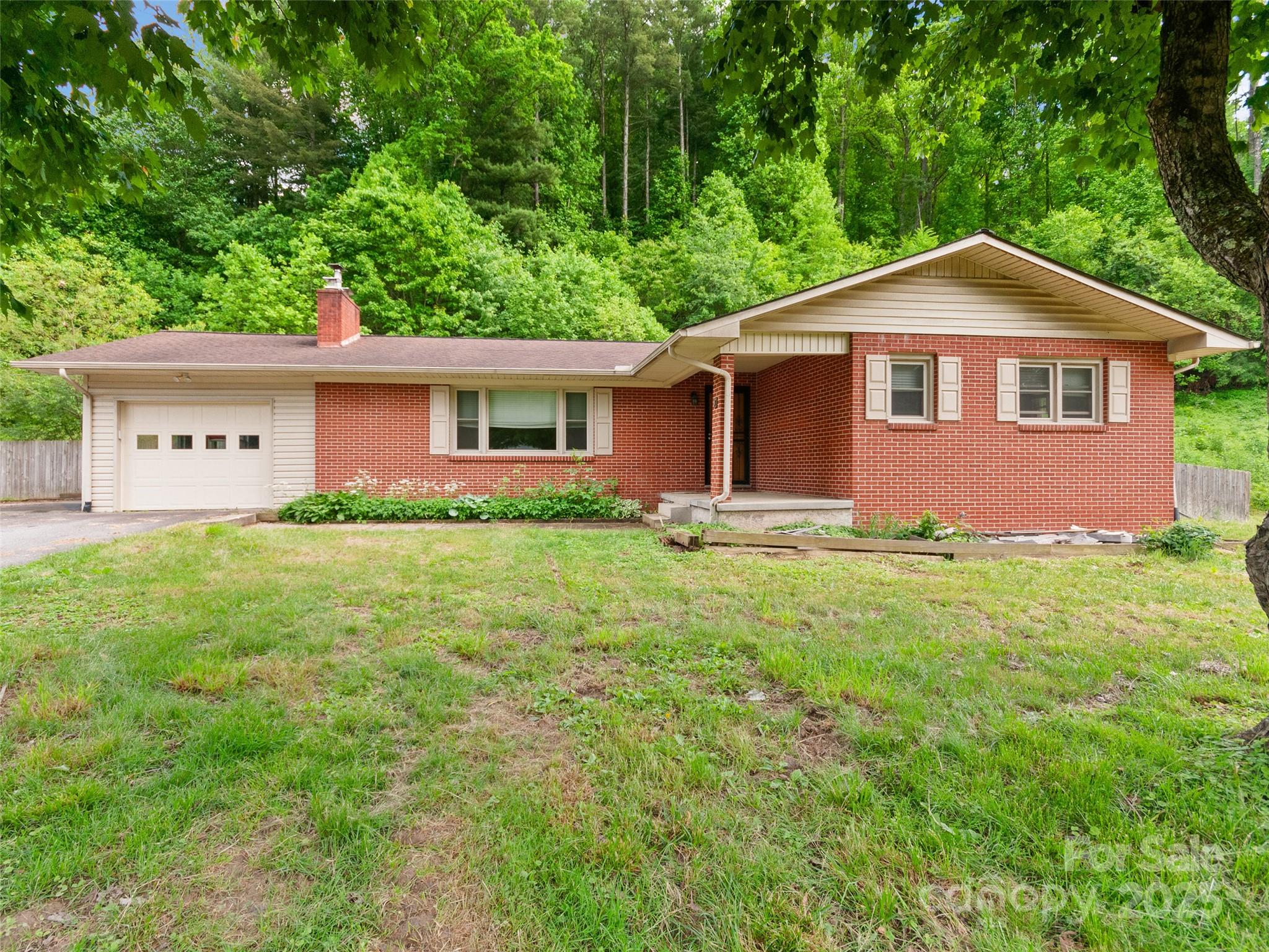 1460 Russ Avenue — Waynesville