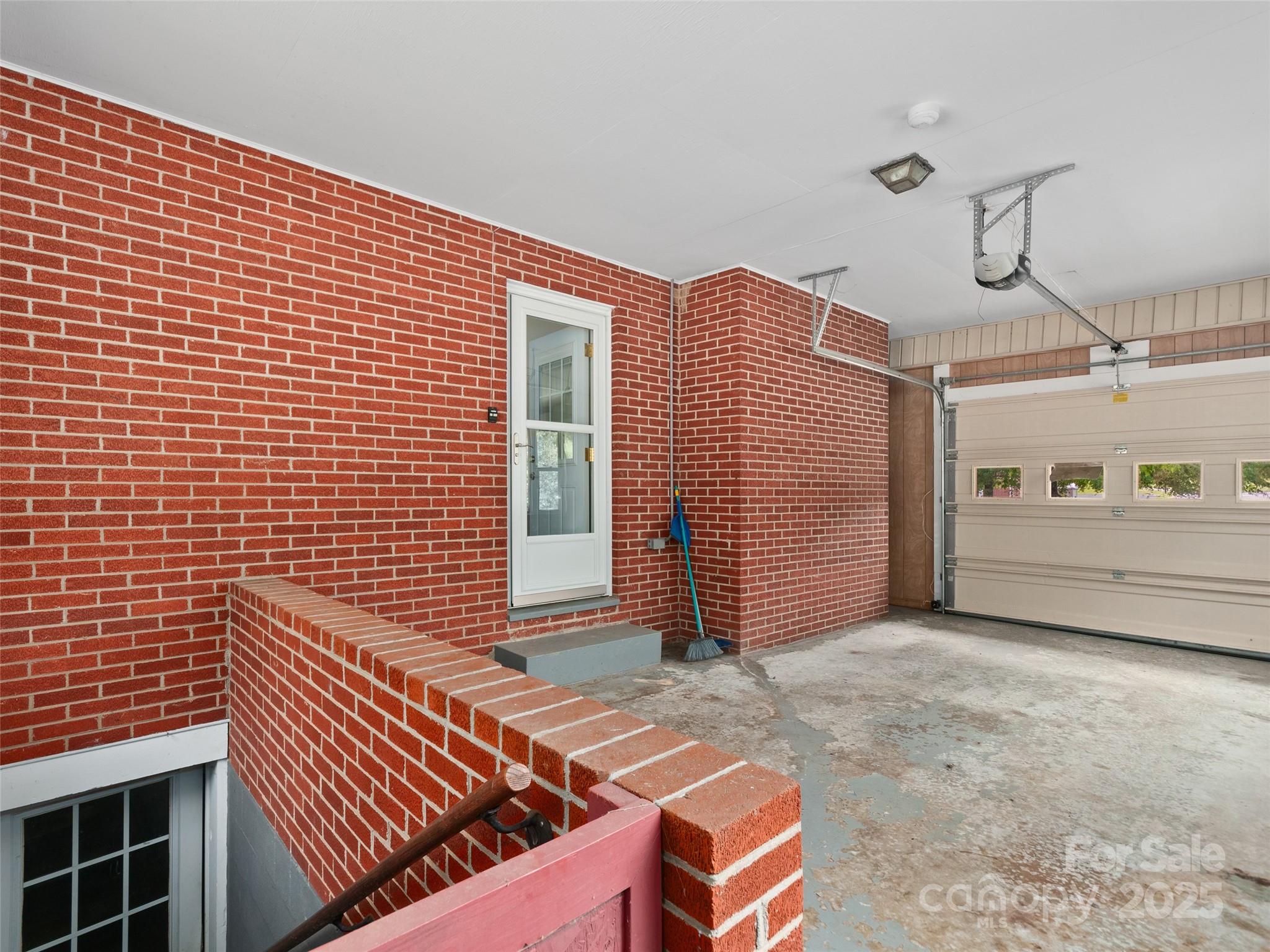 1460 Russ Avenue — Waynesville