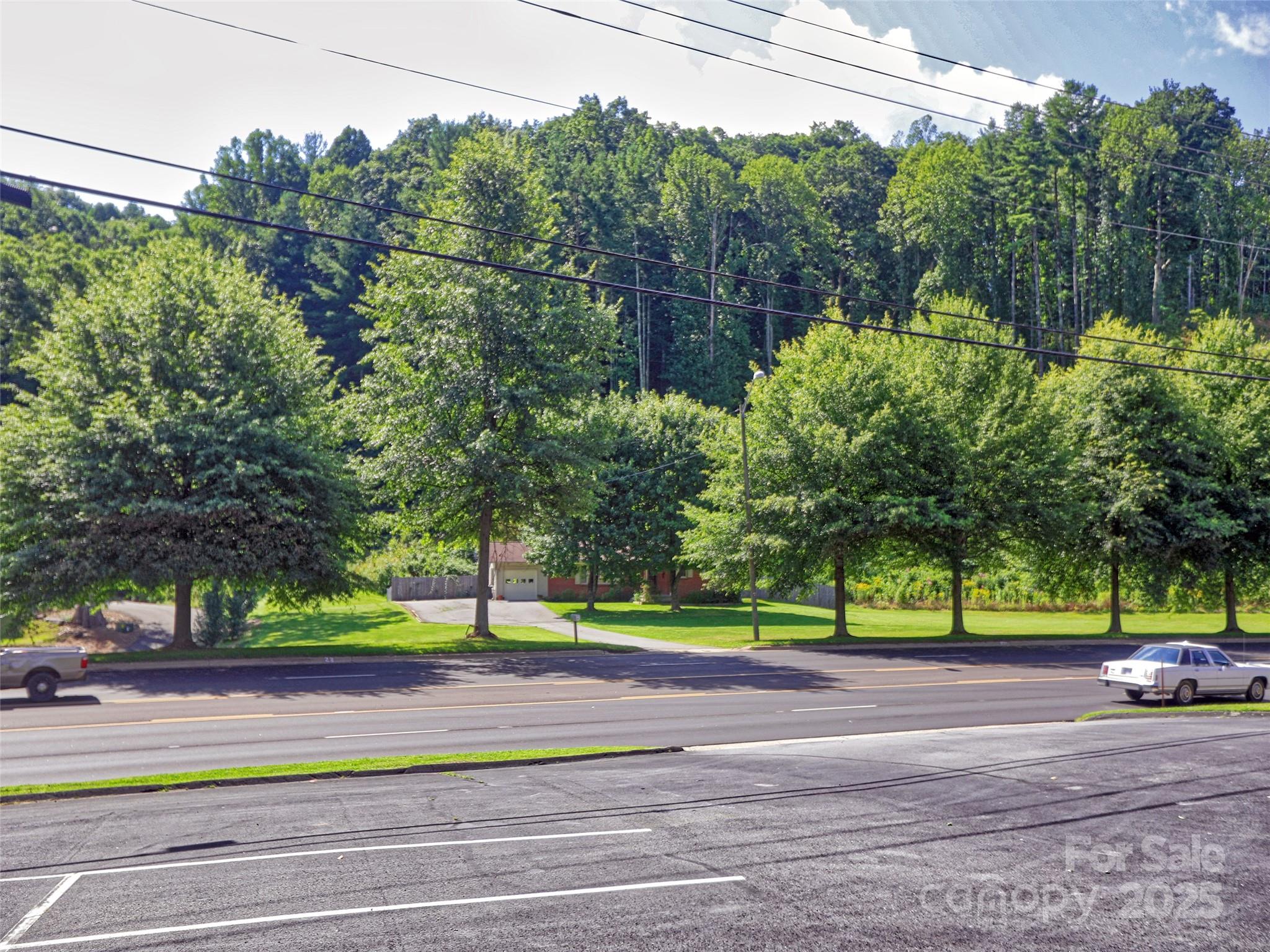 1460 Russ Avenue — Waynesville