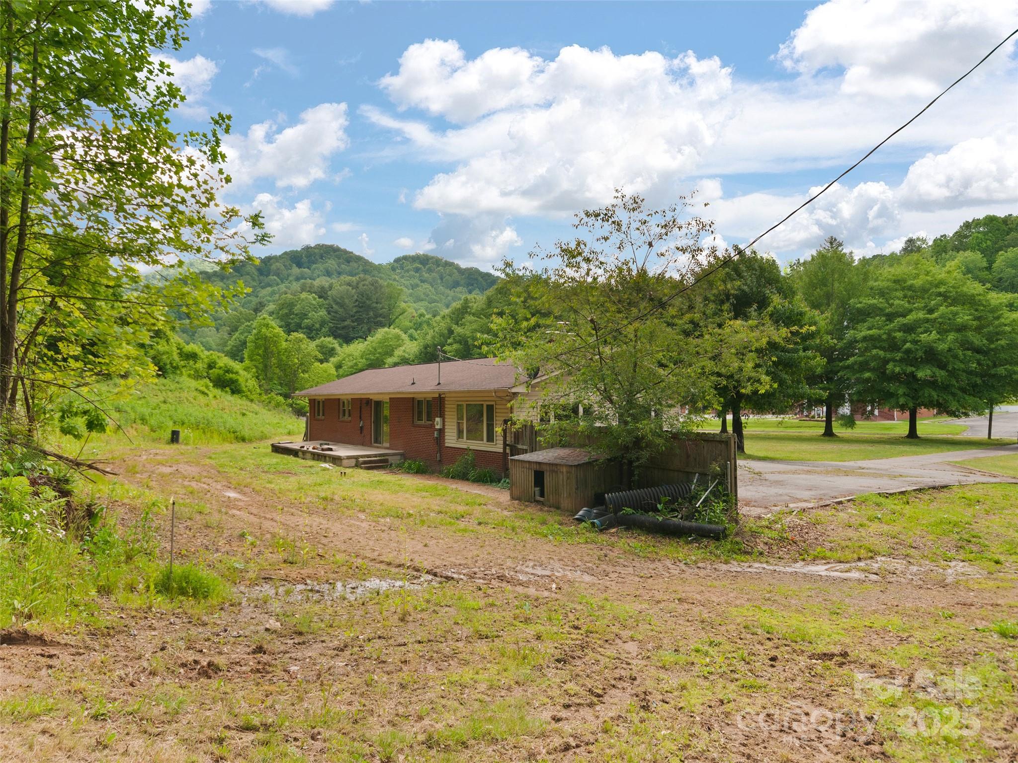 1460 Russ Avenue — Waynesville