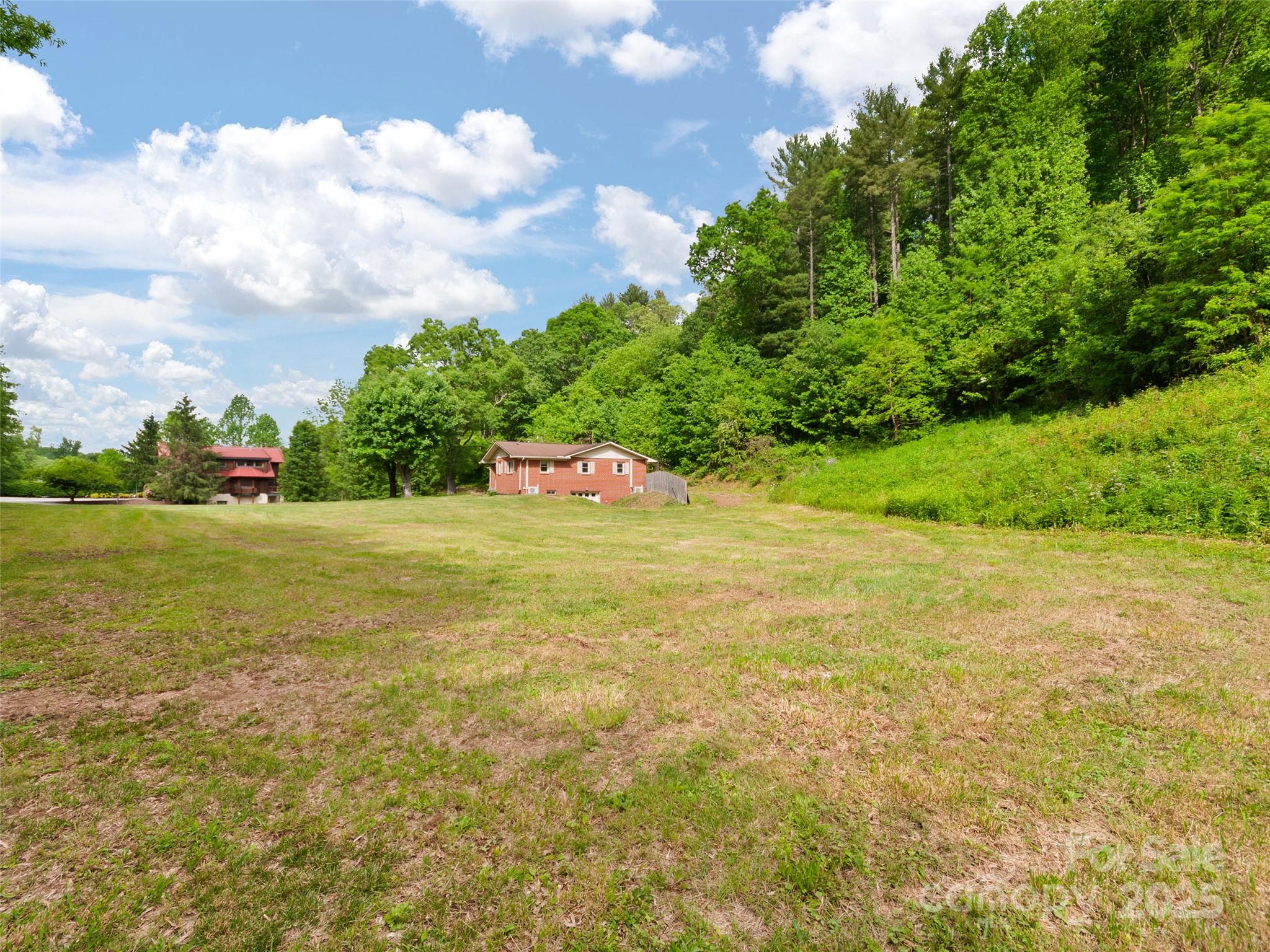 1460 Russ Avenue — Waynesville