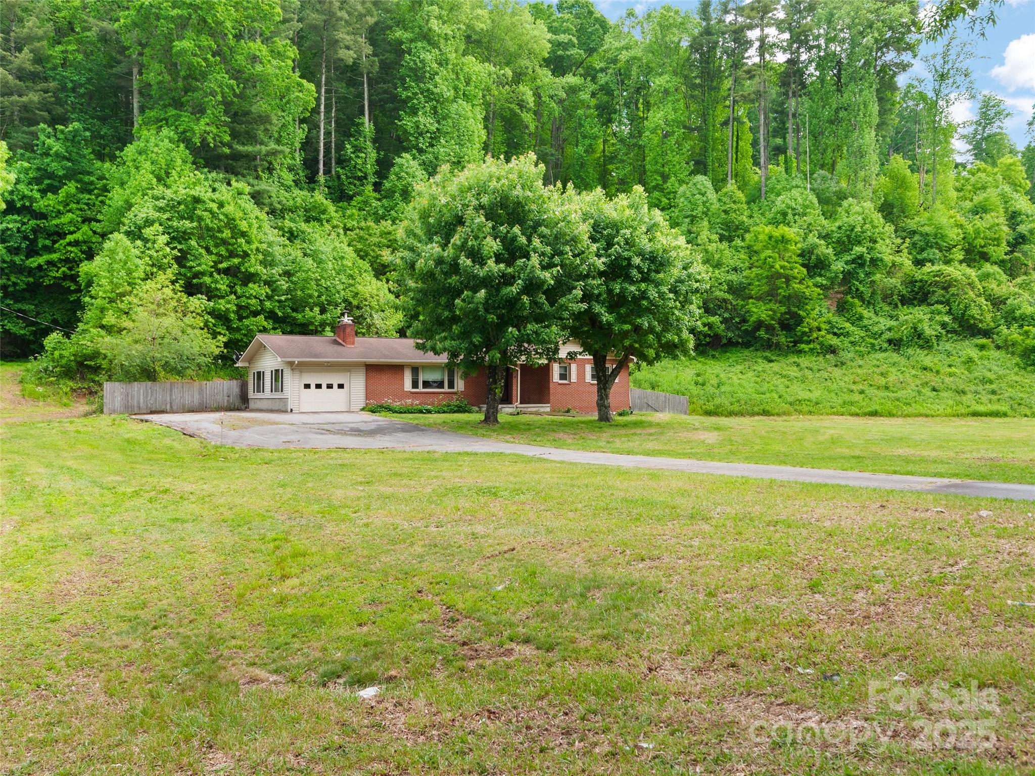 1460 Russ Avenue — Waynesville