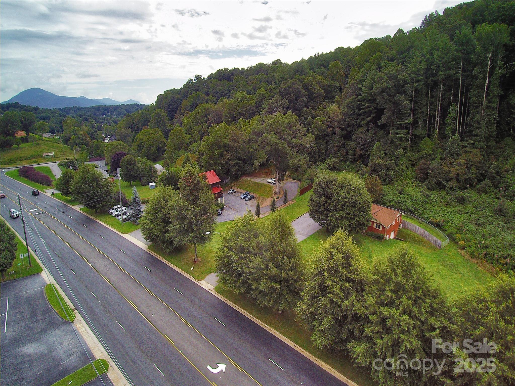 1460 Russ Avenue — Waynesville