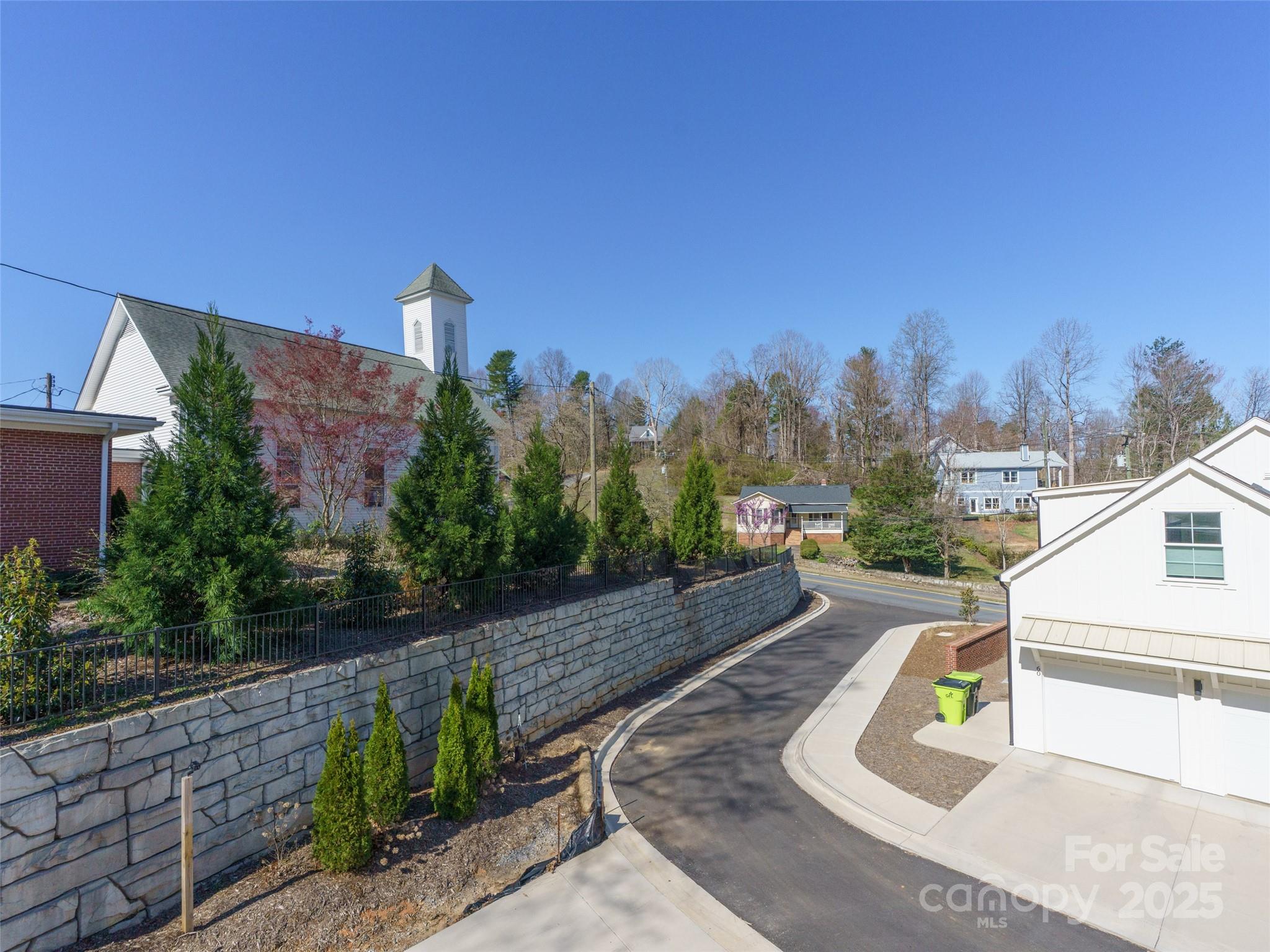 55 Skyvue Court #E — Saluda