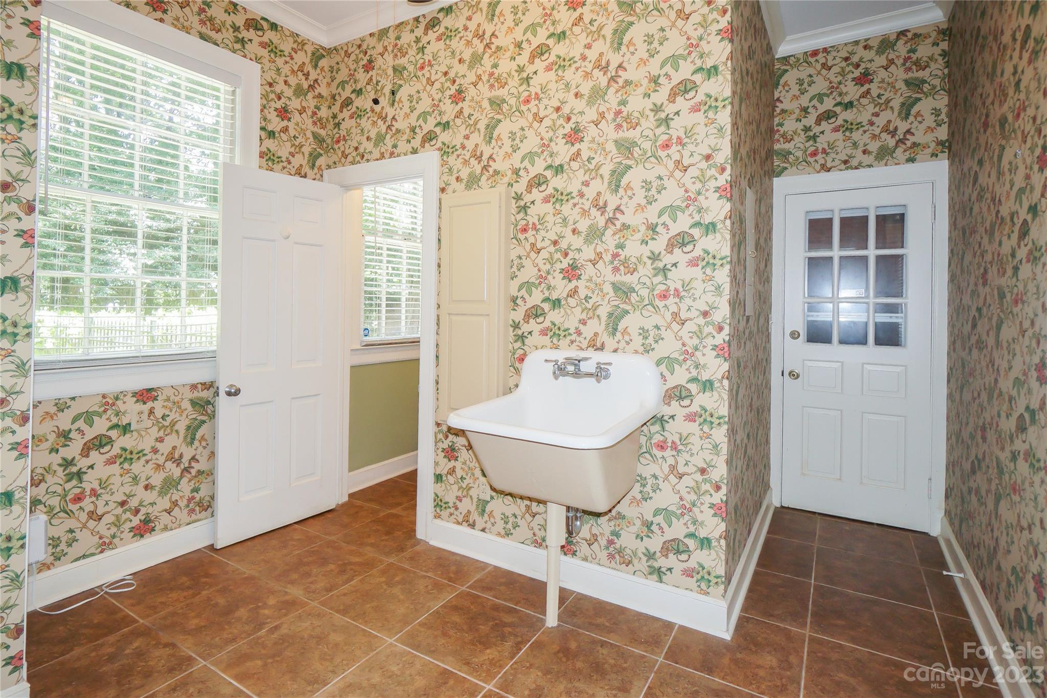 620 N 9th Street #5/6 — Albemarle
