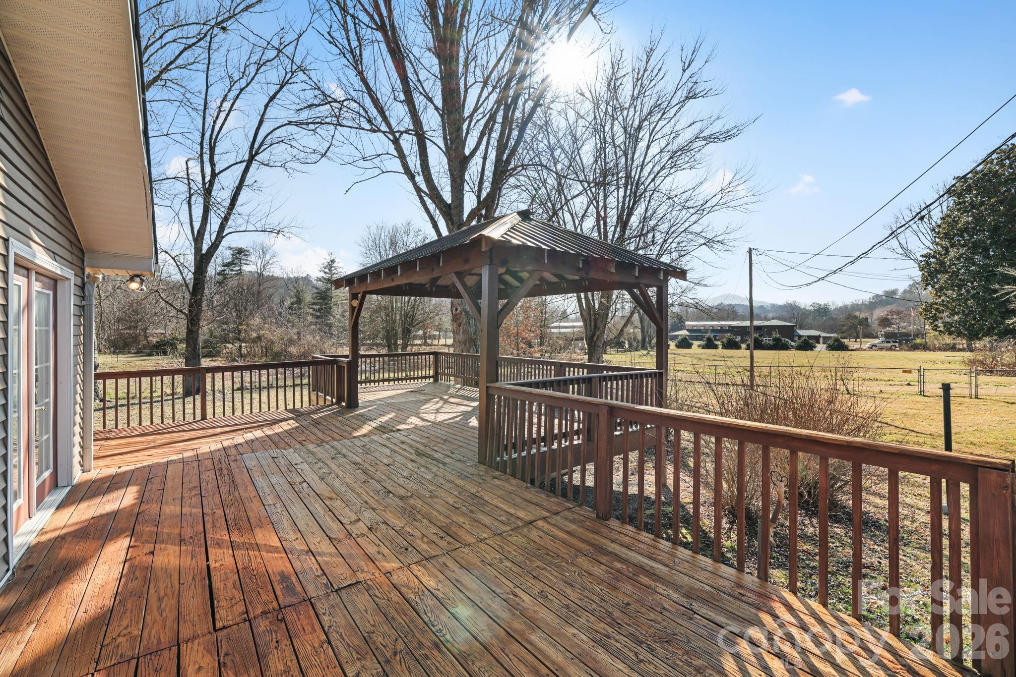 1644 West Deep Creek Road — Bryson City