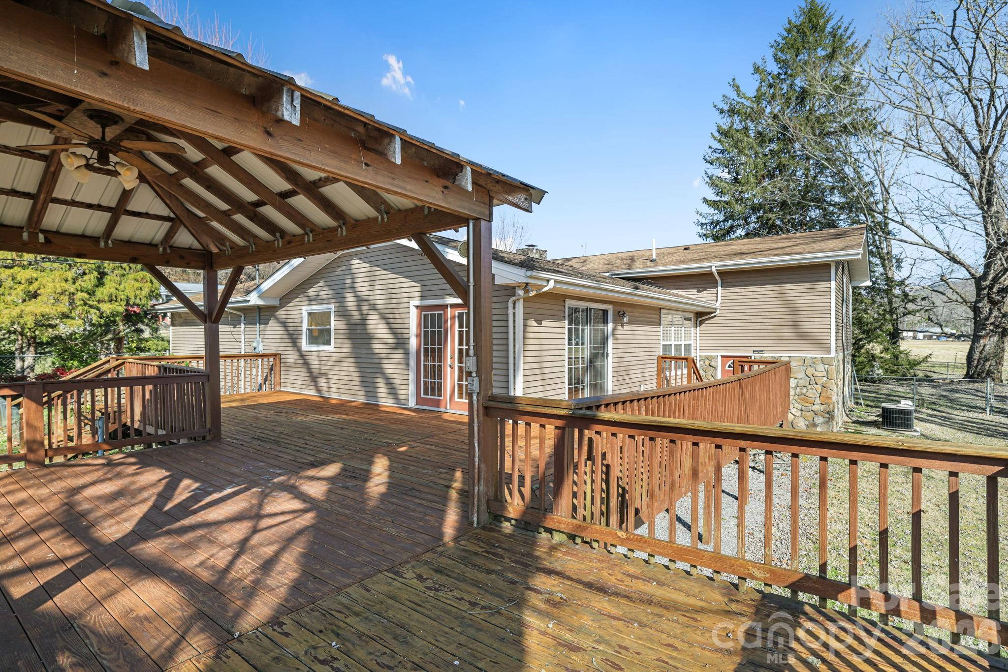 1644 West Deep Creek Road — Bryson City