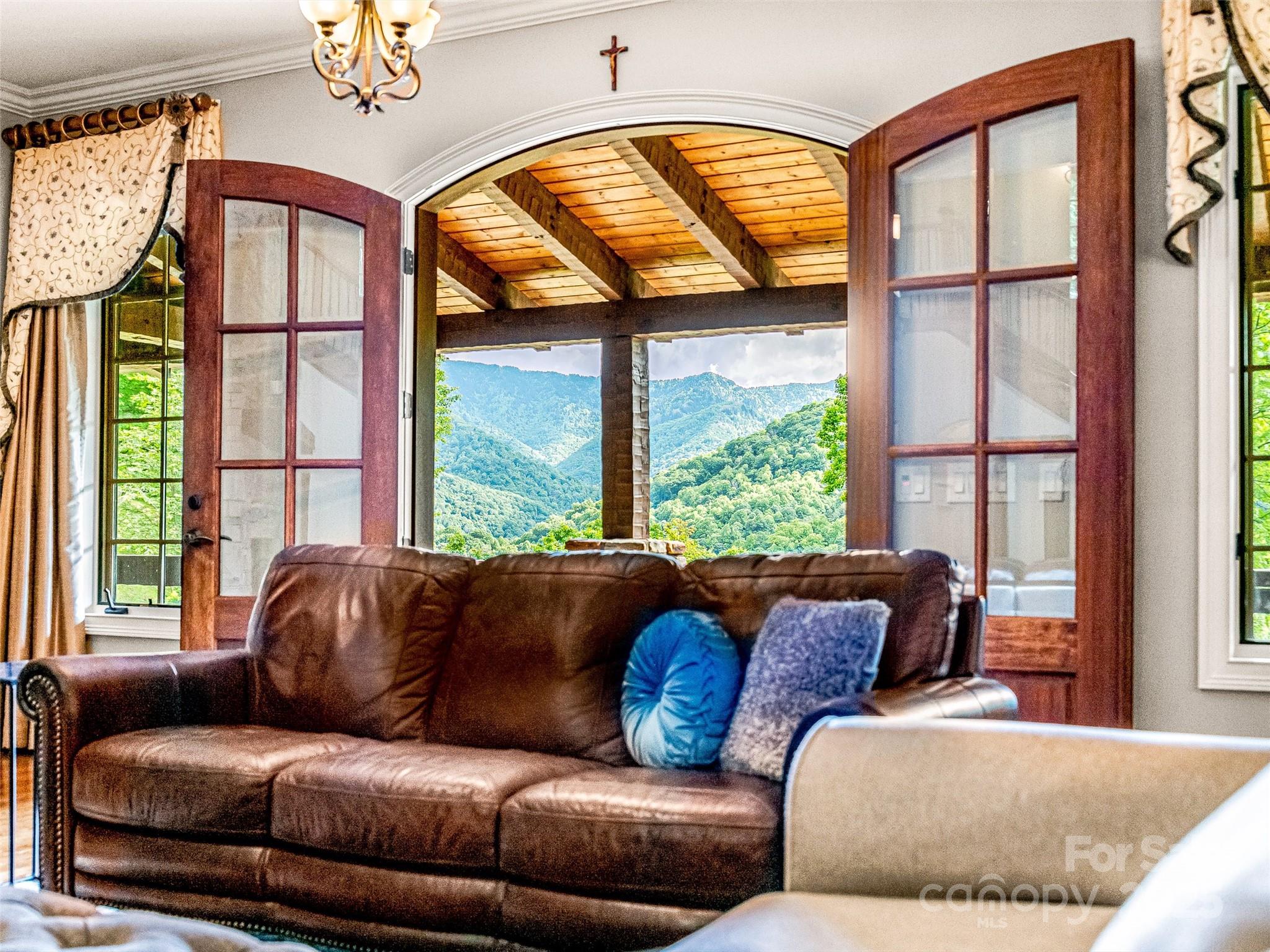 202 Emerald Lane — Maggie Valley