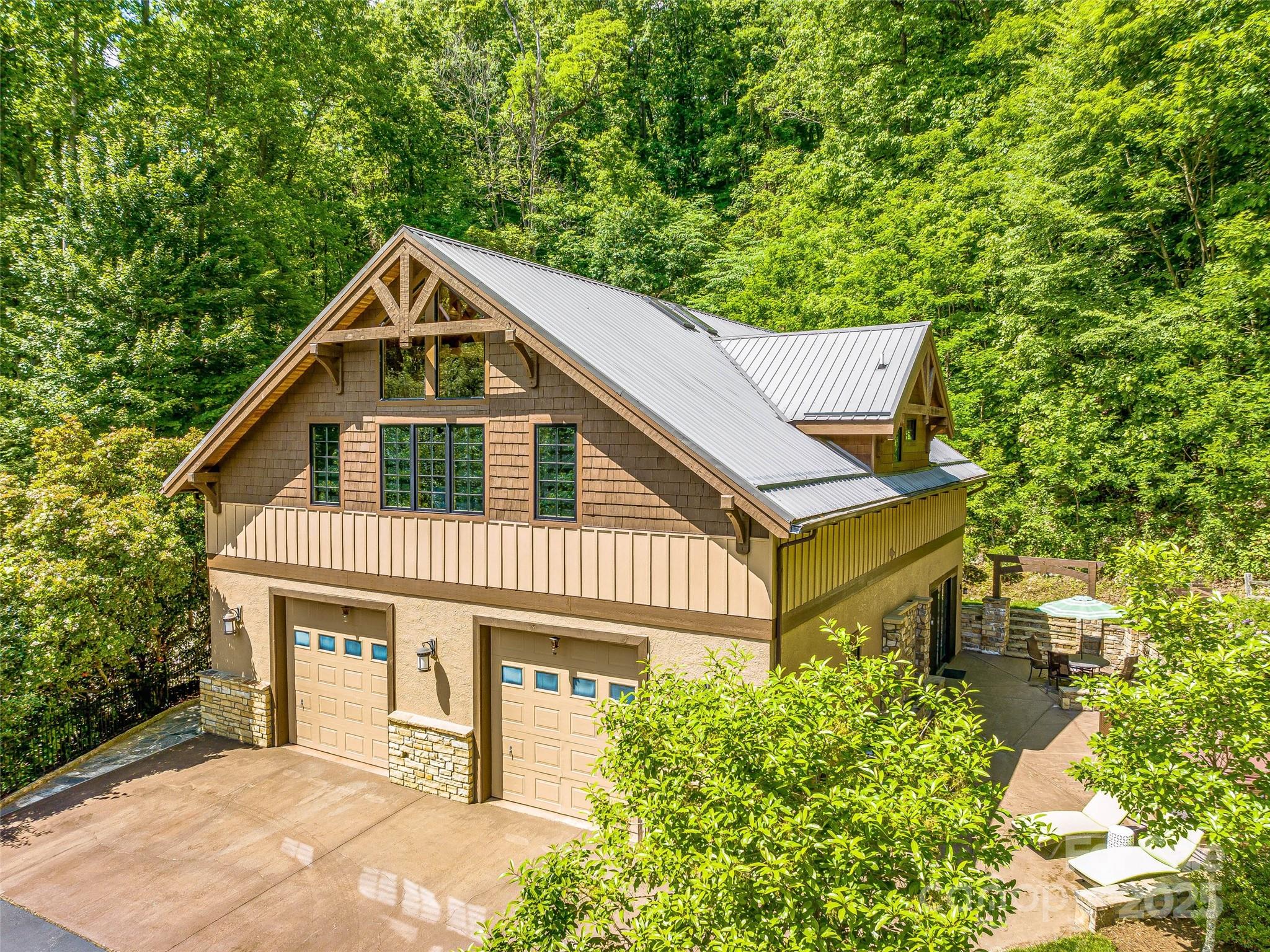 202 Emerald Lane — Maggie Valley