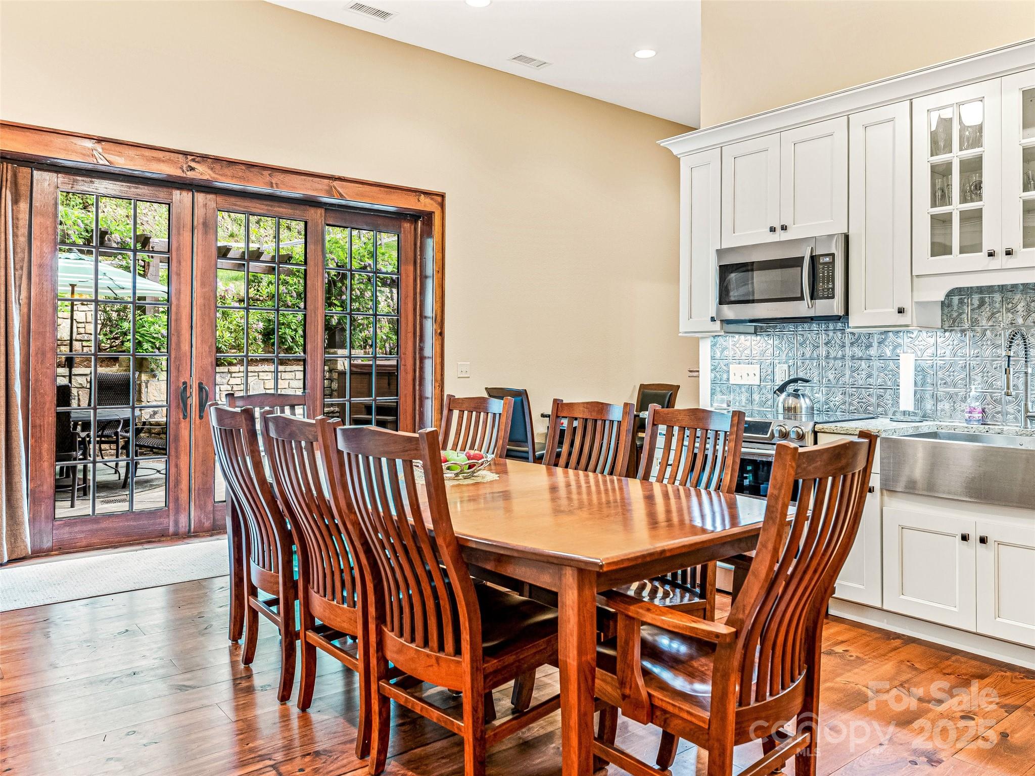 202 Emerald Lane — Maggie Valley