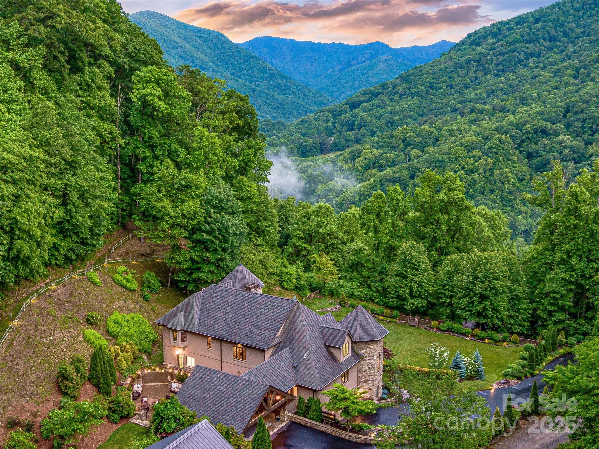 202 Emerald Lane — Maggie Valley