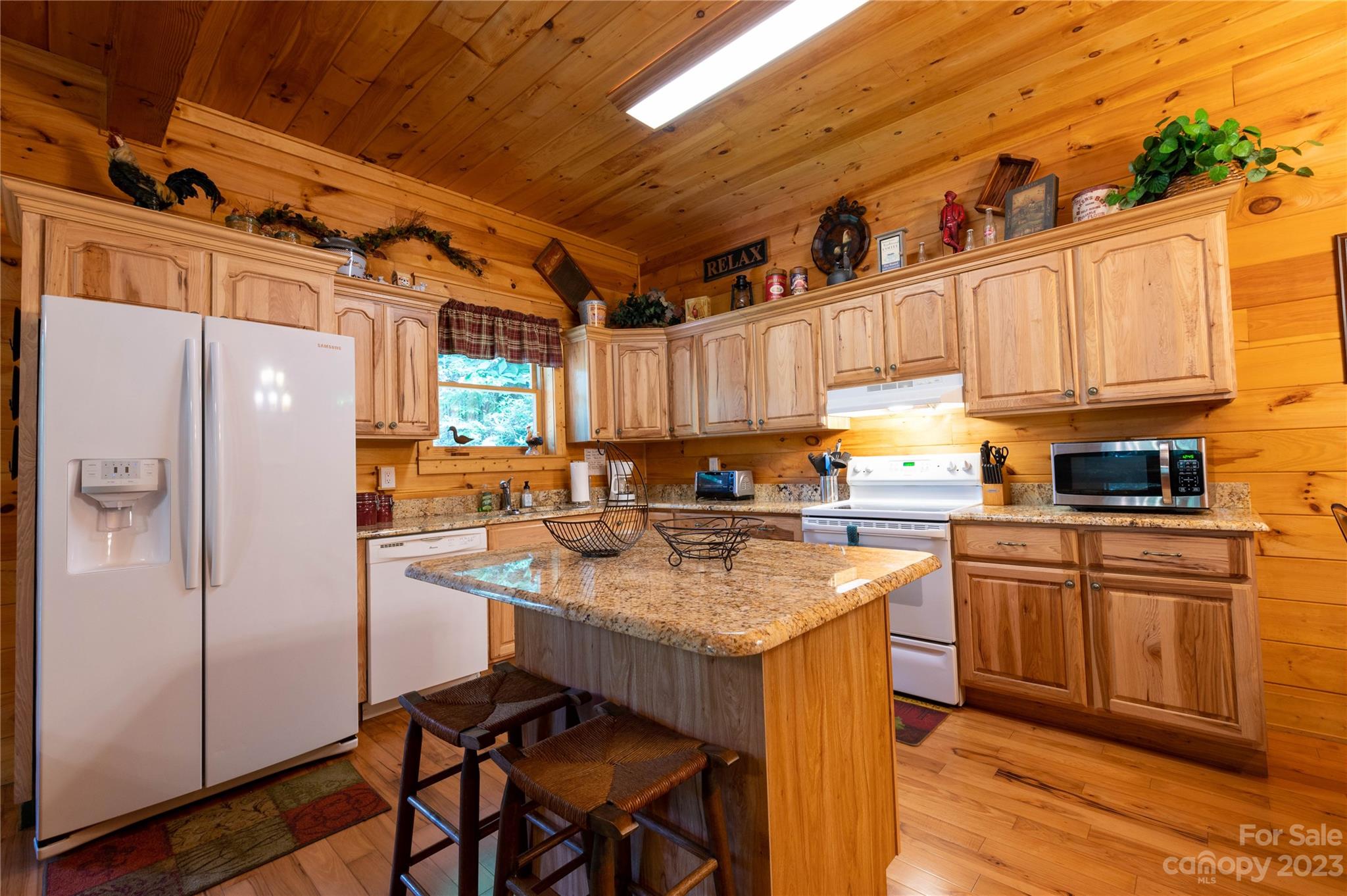 120 Brookwood Lane — Burnsville