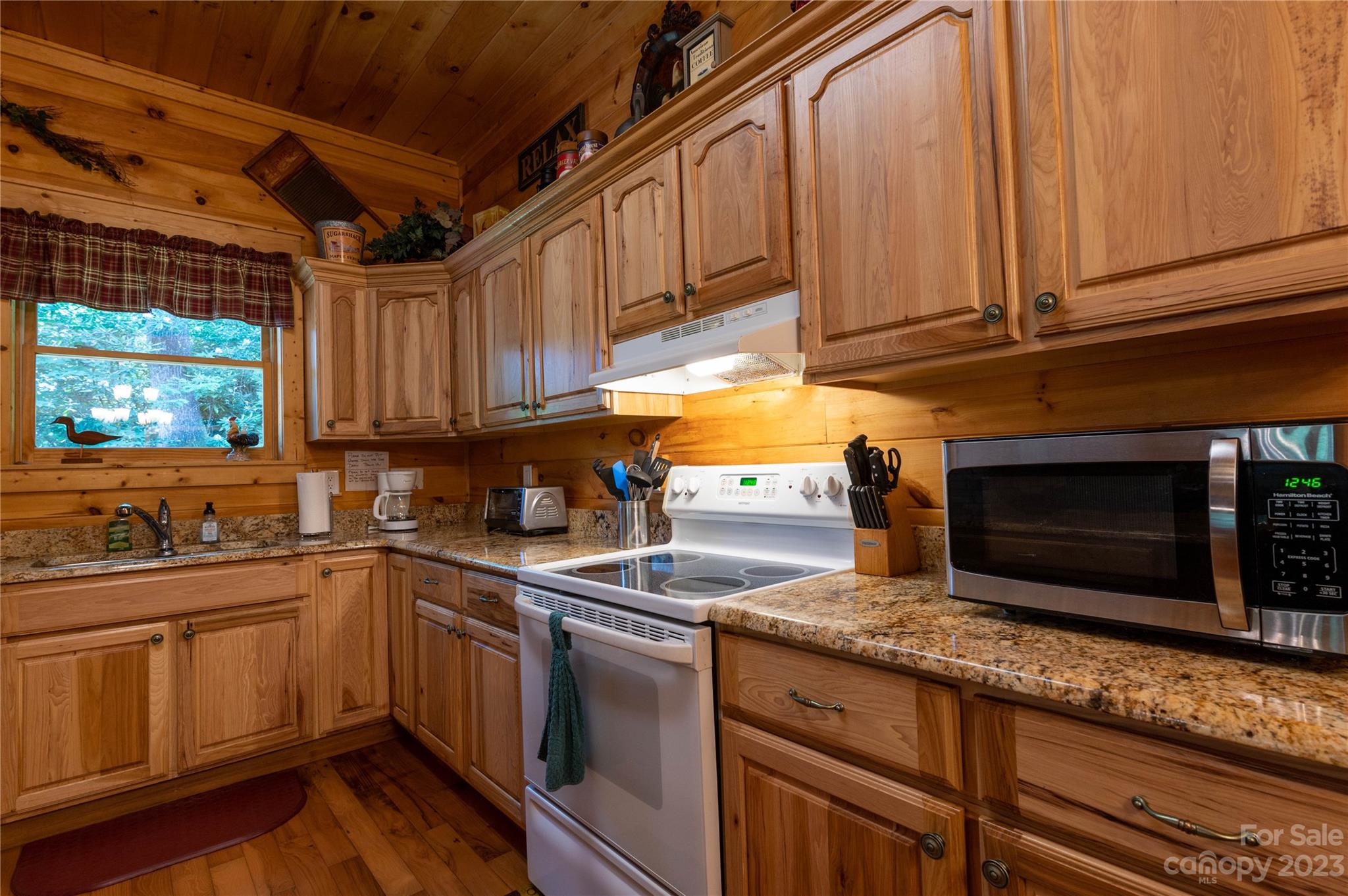 120 Brookwood Lane — Burnsville