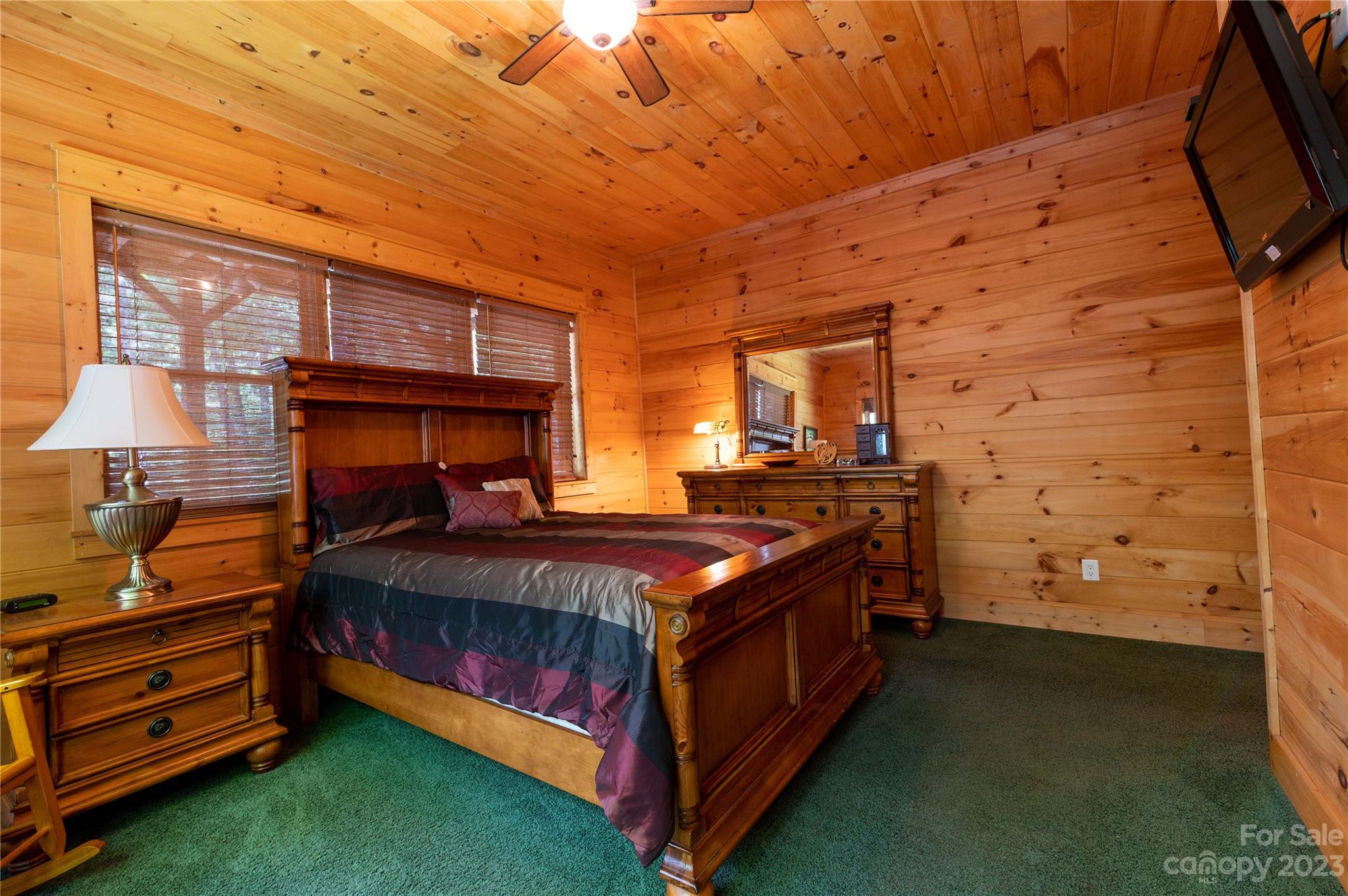 120 Brookwood Lane — Burnsville