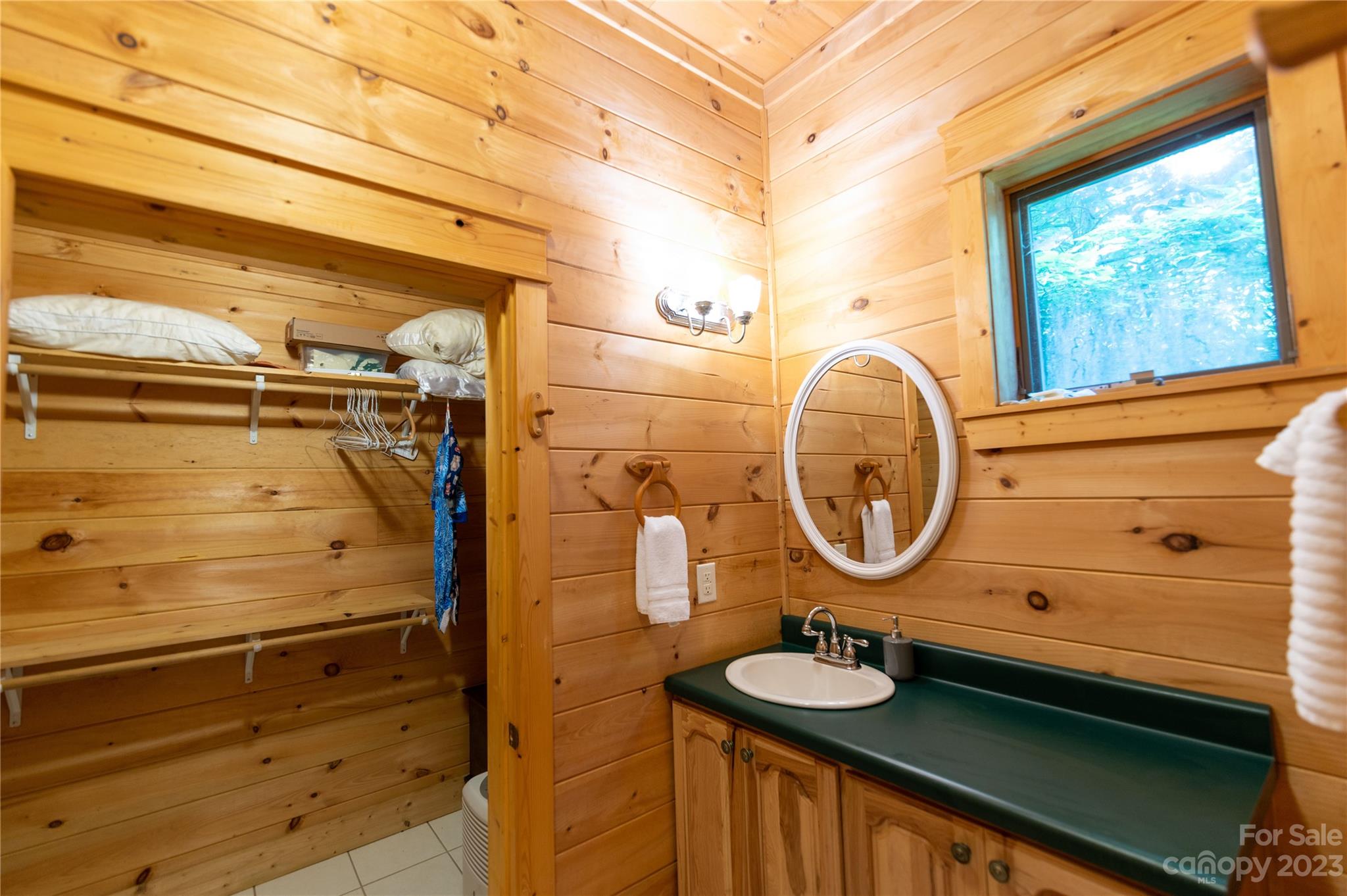 120 Brookwood Lane — Burnsville