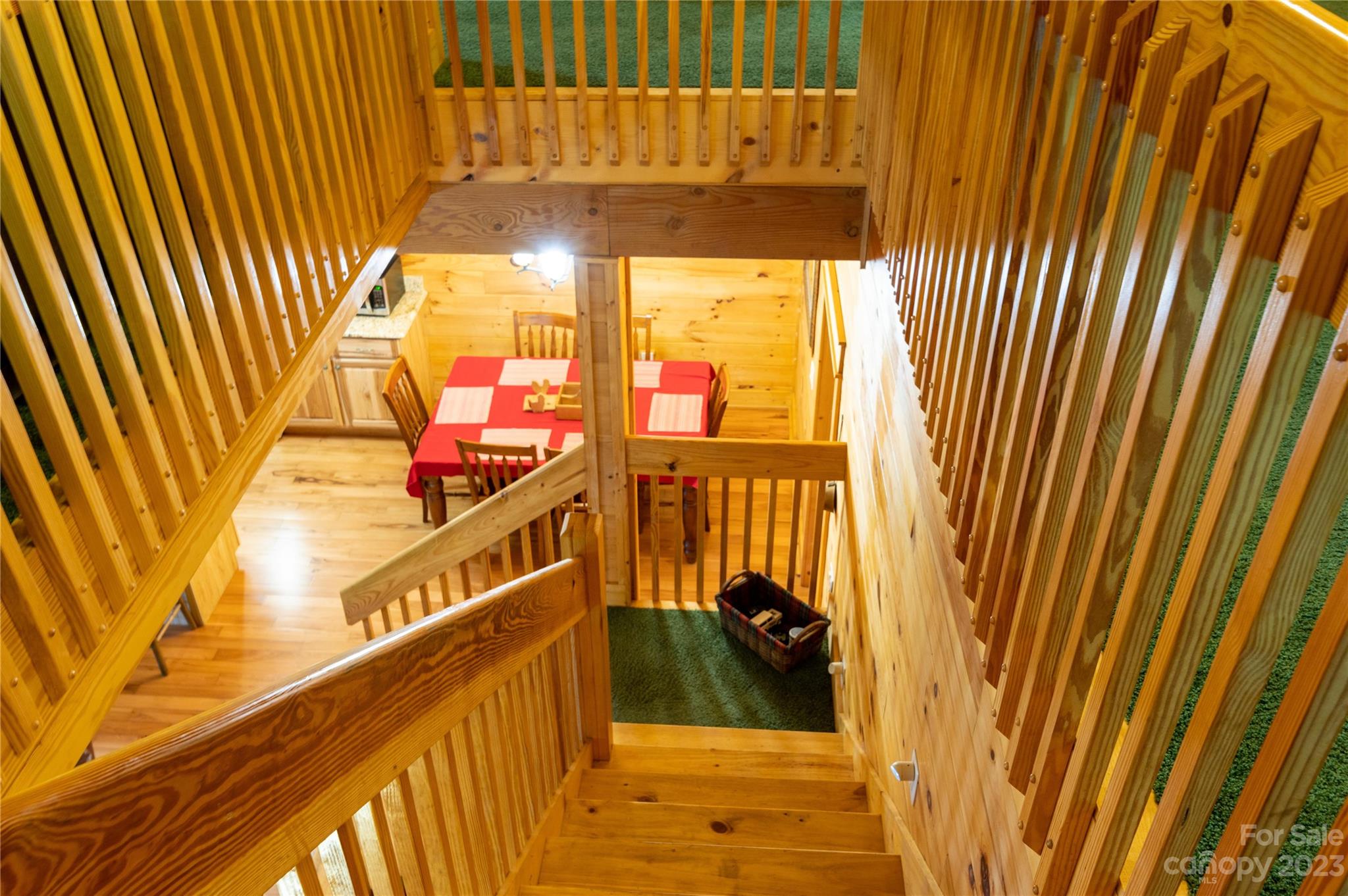 120 Brookwood Lane — Burnsville
