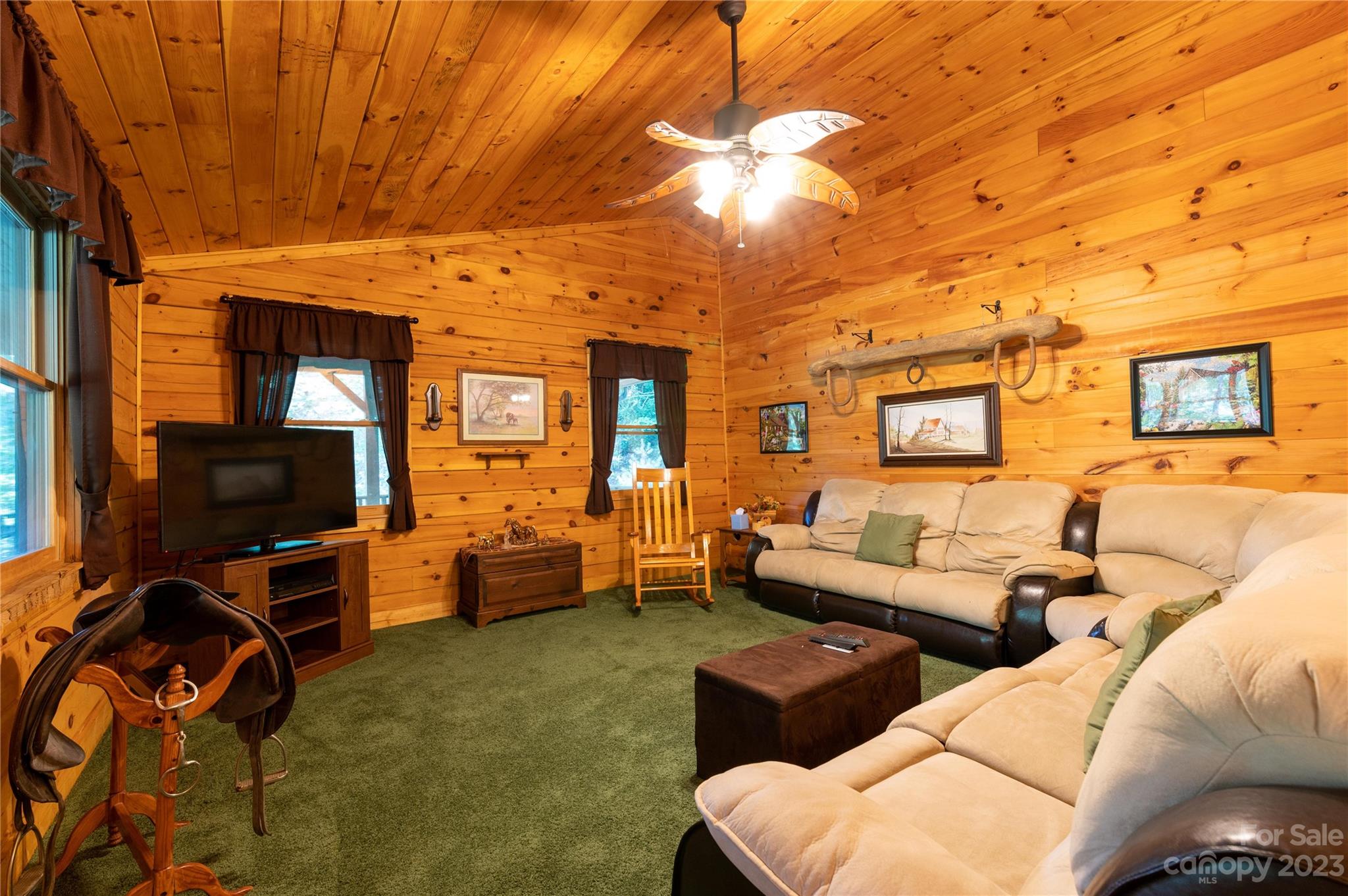 120 Brookwood Lane — Burnsville