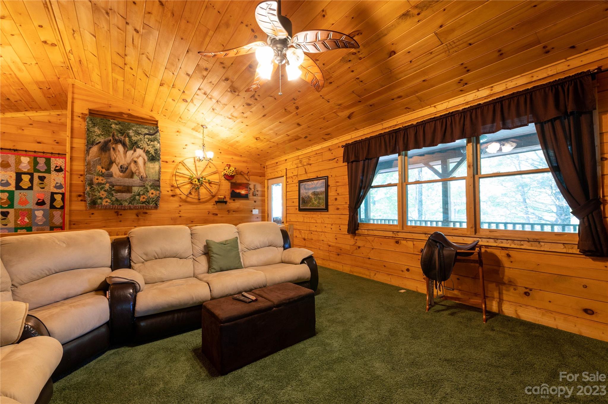 120 Brookwood Lane — Burnsville