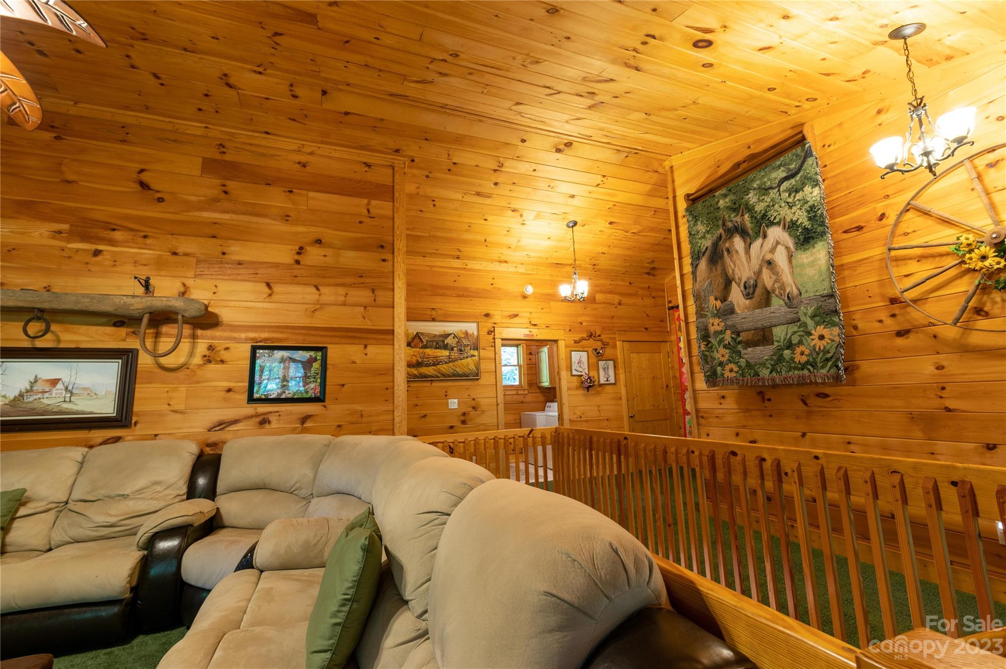 120 Brookwood Lane — Burnsville