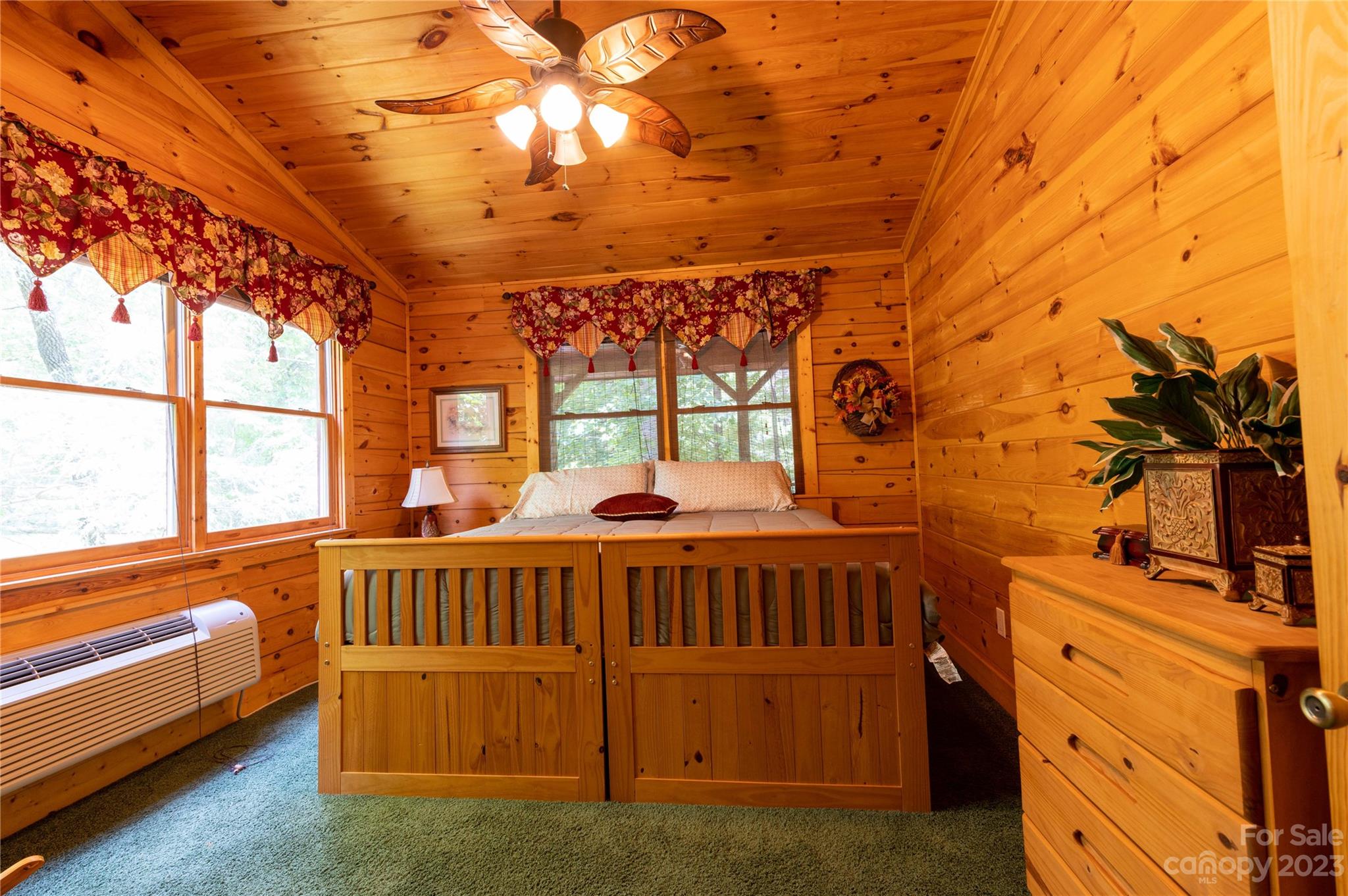 120 Brookwood Lane — Burnsville
