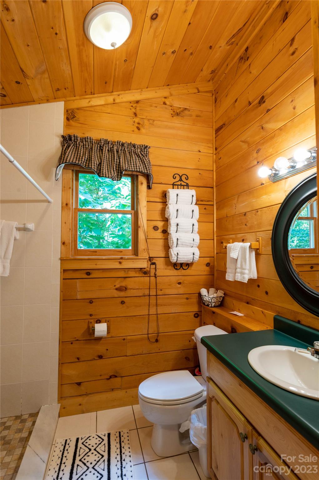 120 Brookwood Lane — Burnsville