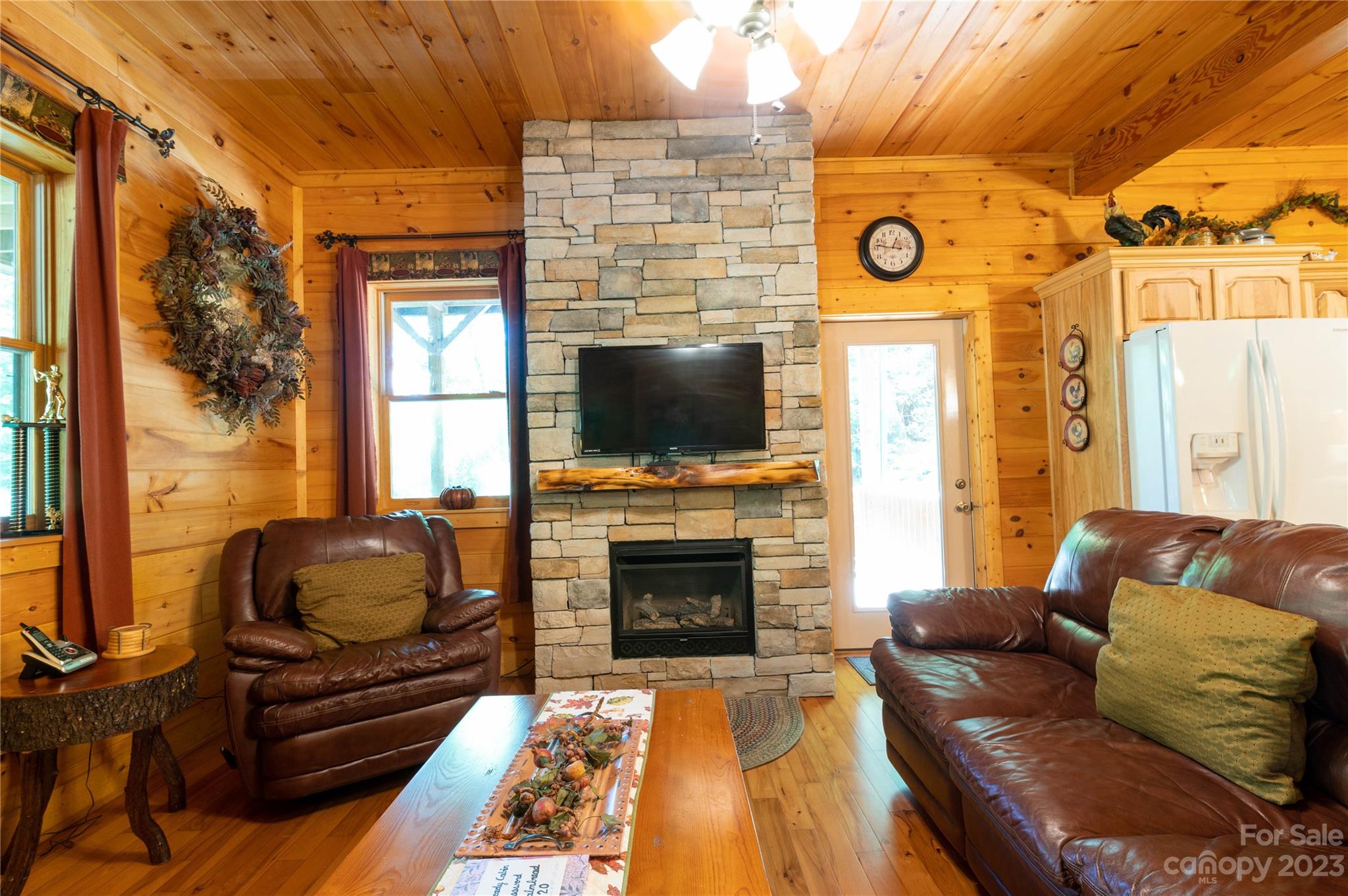 120 Brookwood Lane — Burnsville
