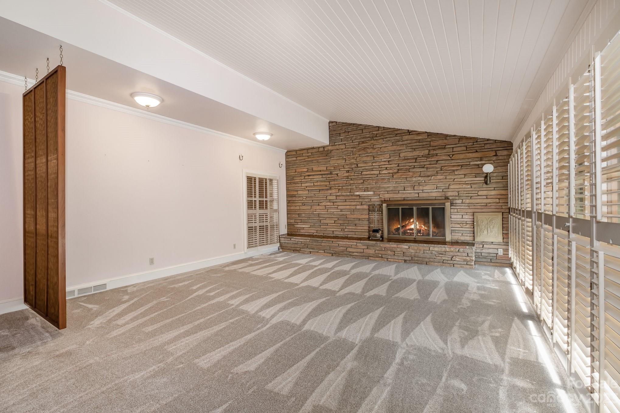 2756 Peachtree Road — Statesville