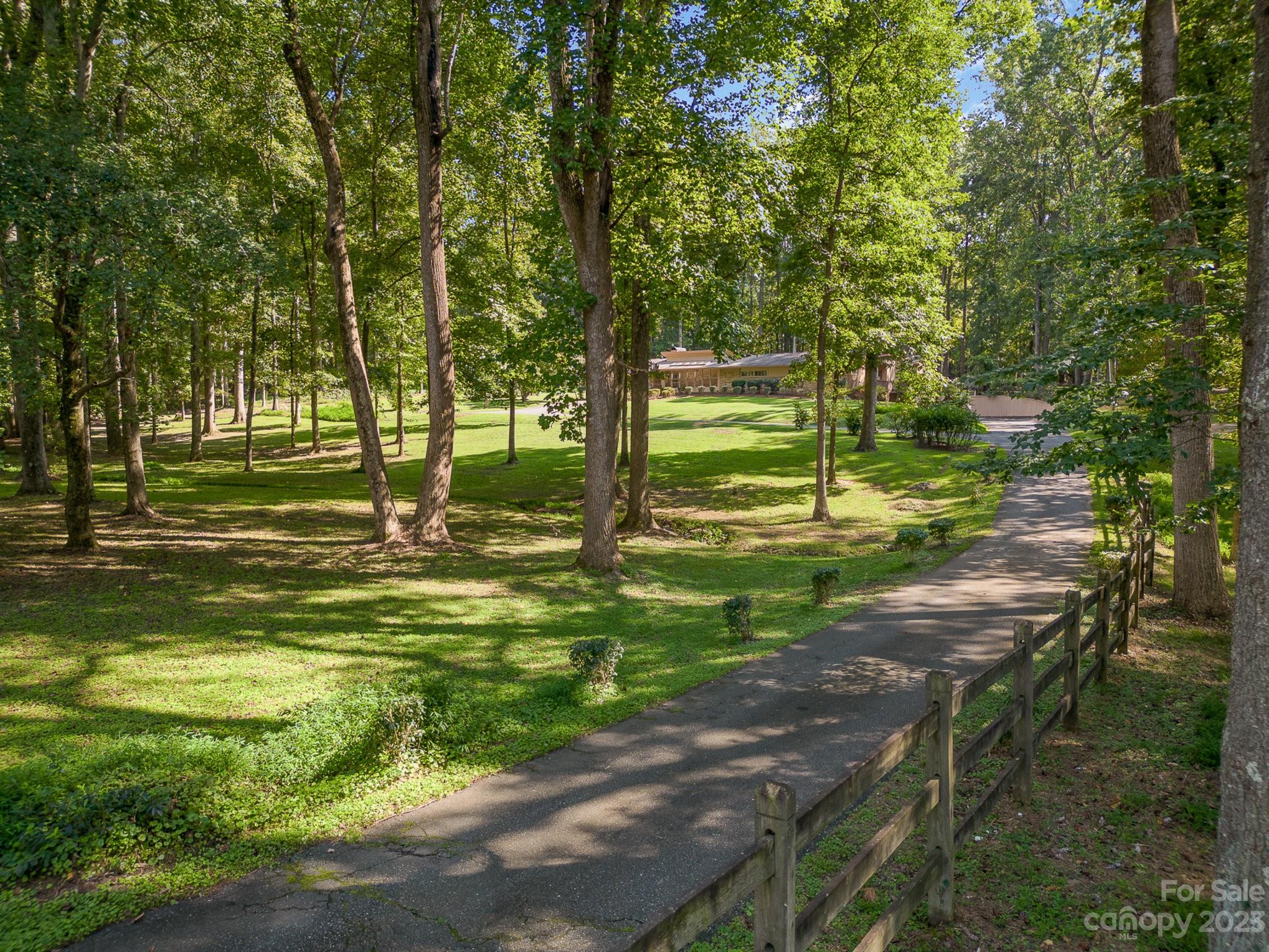 2756 Peachtree Road — Statesville
