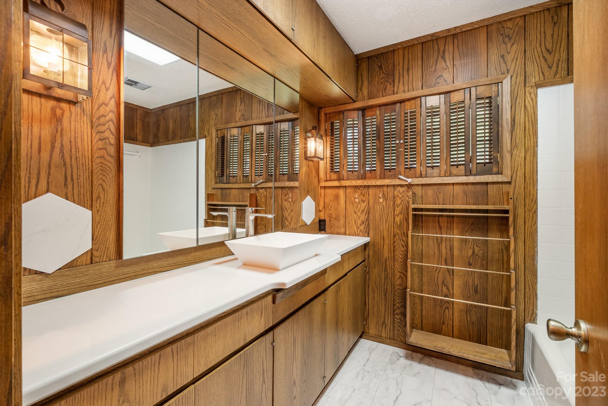 2756 Peachtree Road — Statesville