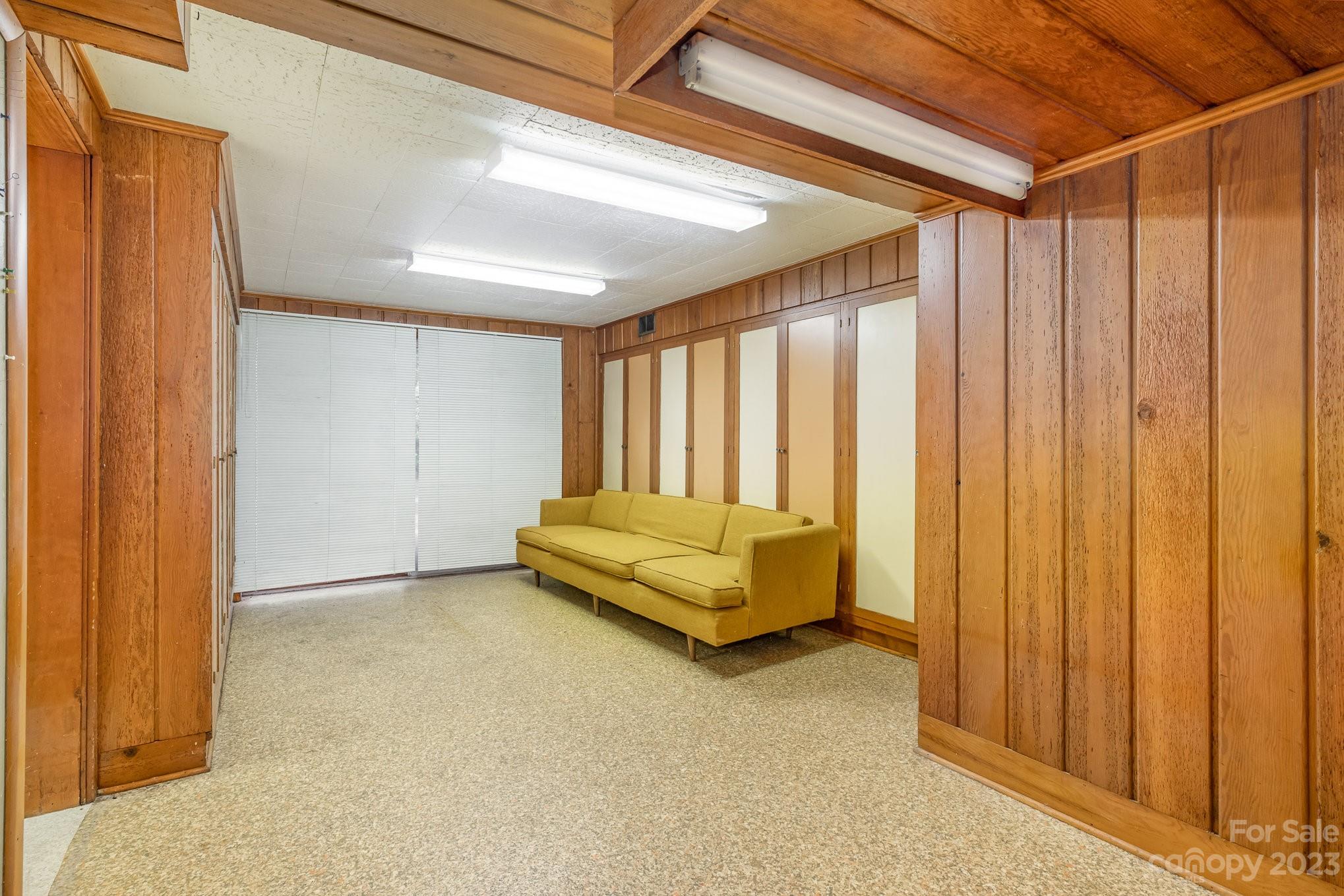 2756 Peachtree Road — Statesville