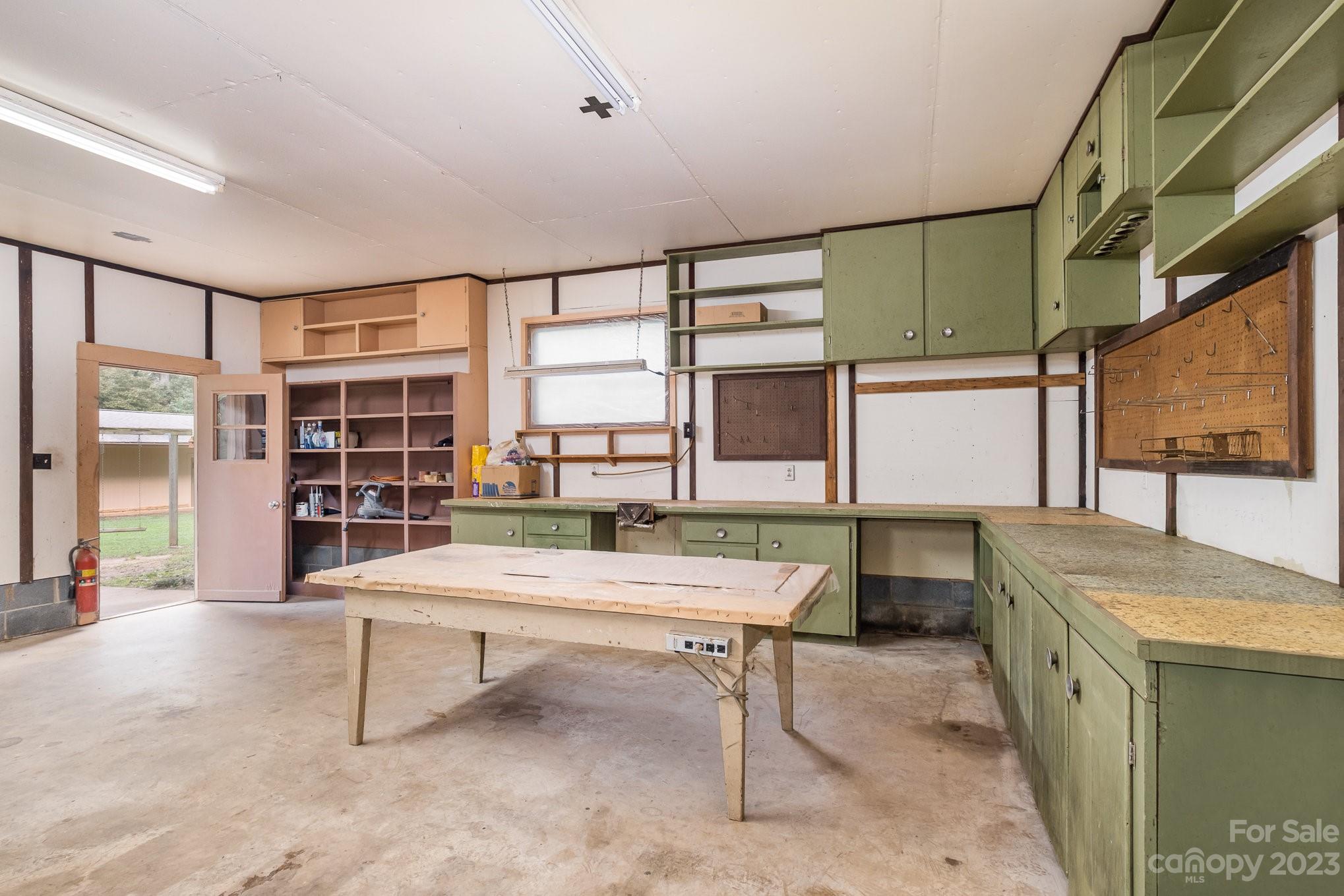 2756 Peachtree Road — Statesville