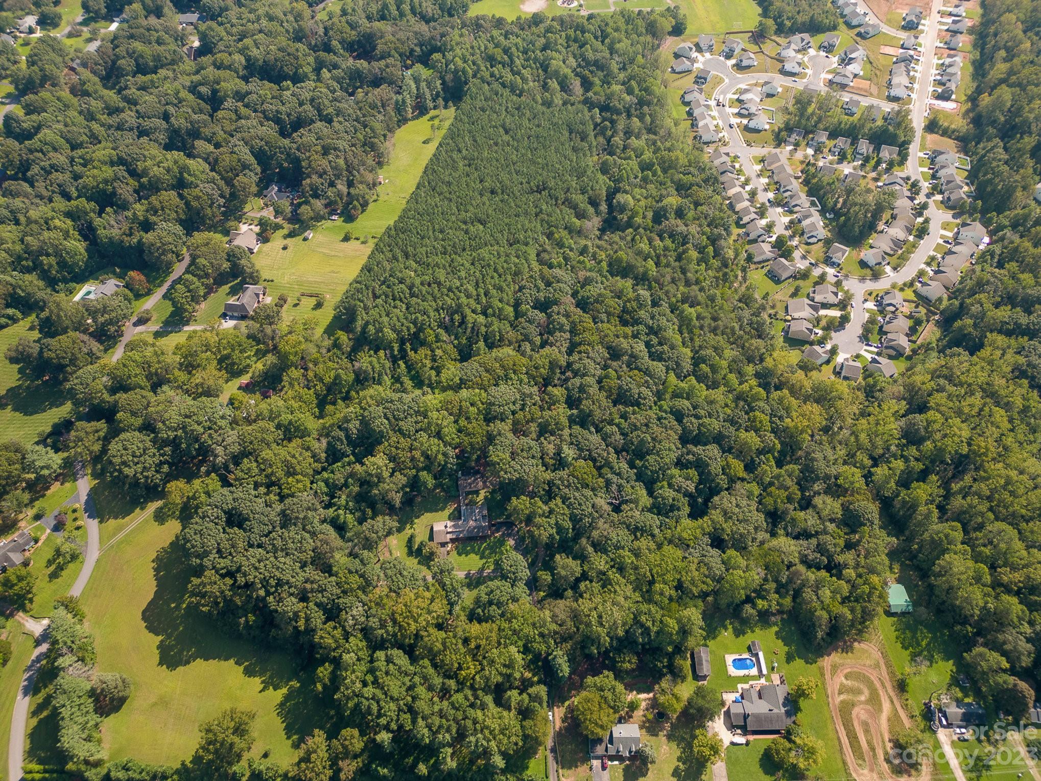 2756 Peachtree Road — Statesville