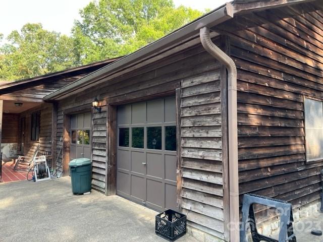 2752 Old Highway 221 None S — Marion