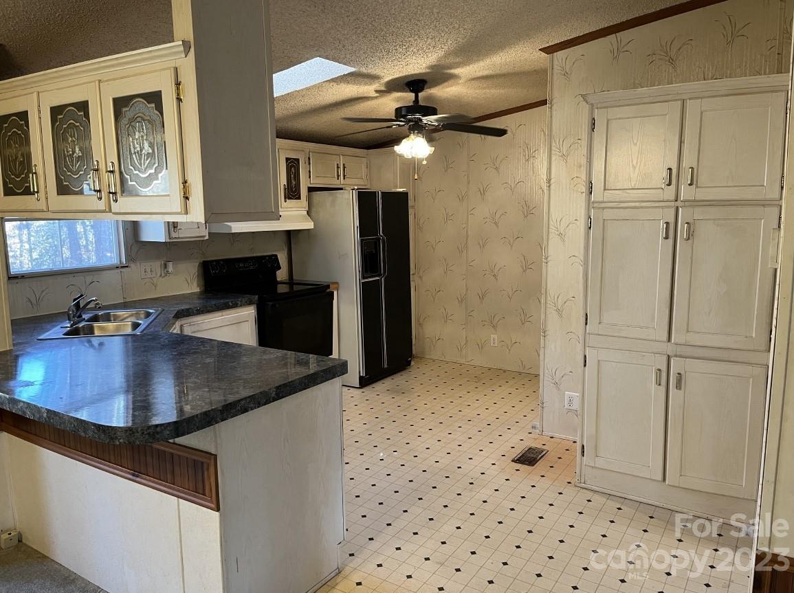 60 Shadowwood Drive — Taylorsville