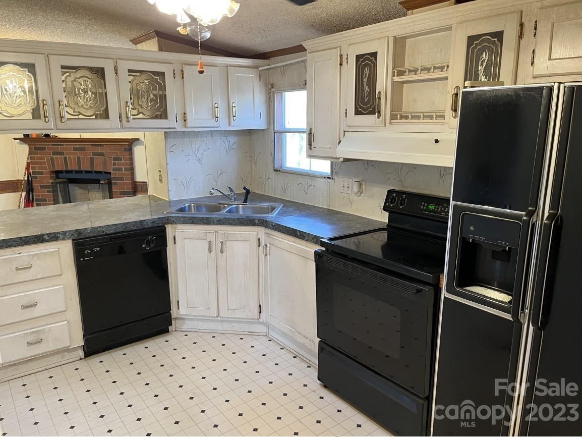 60 Shadowwood Drive — Taylorsville