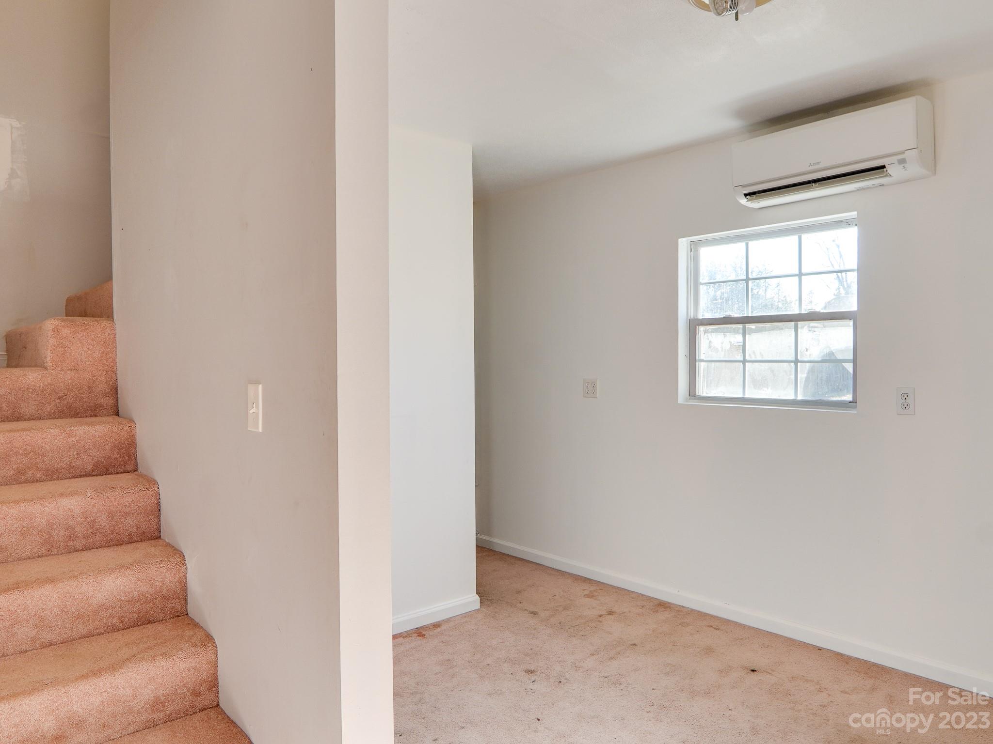 14 & 16 Rosebud Lane — Hendersonville
