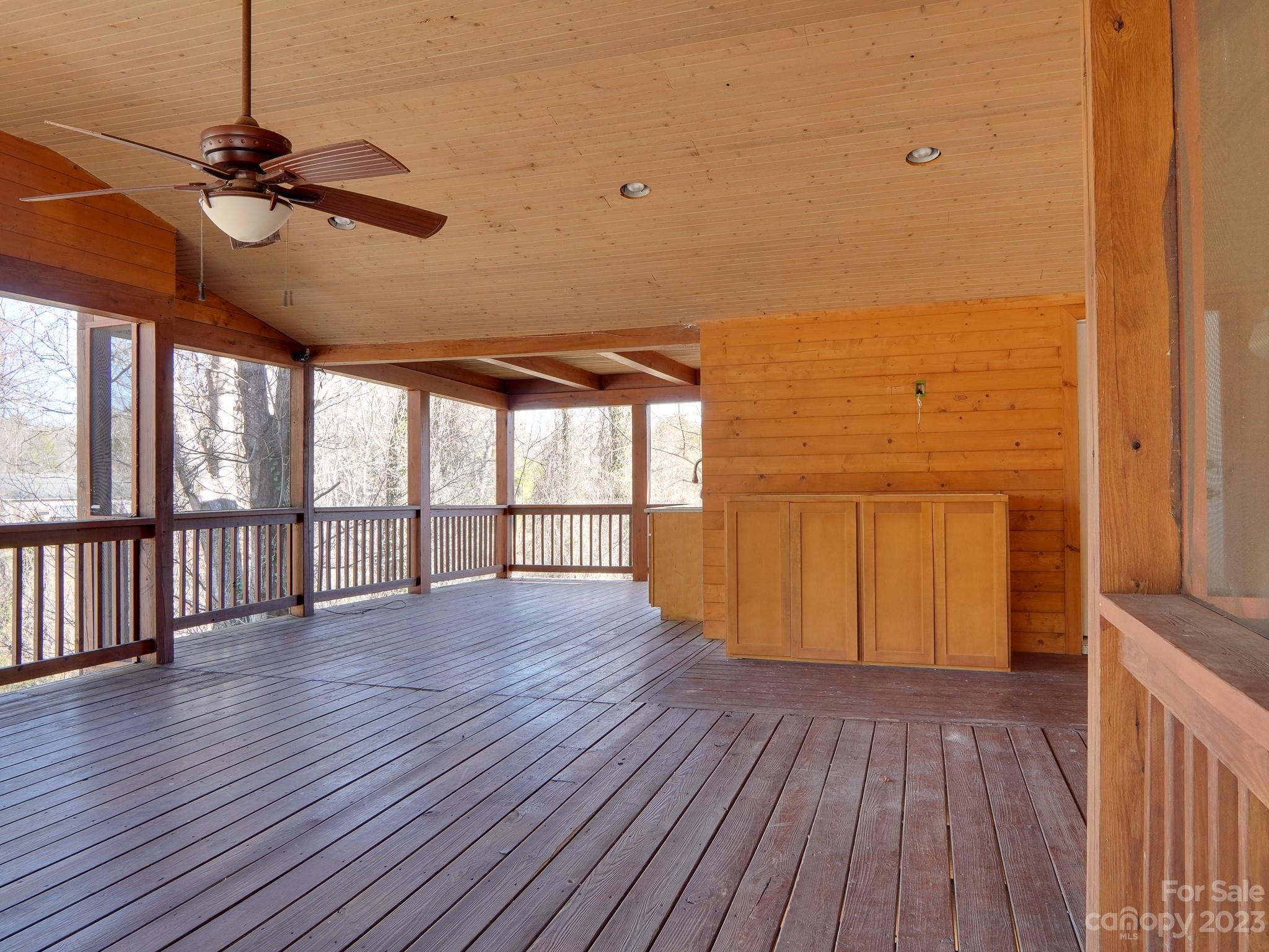 14 & 16 Rosebud Lane — Hendersonville