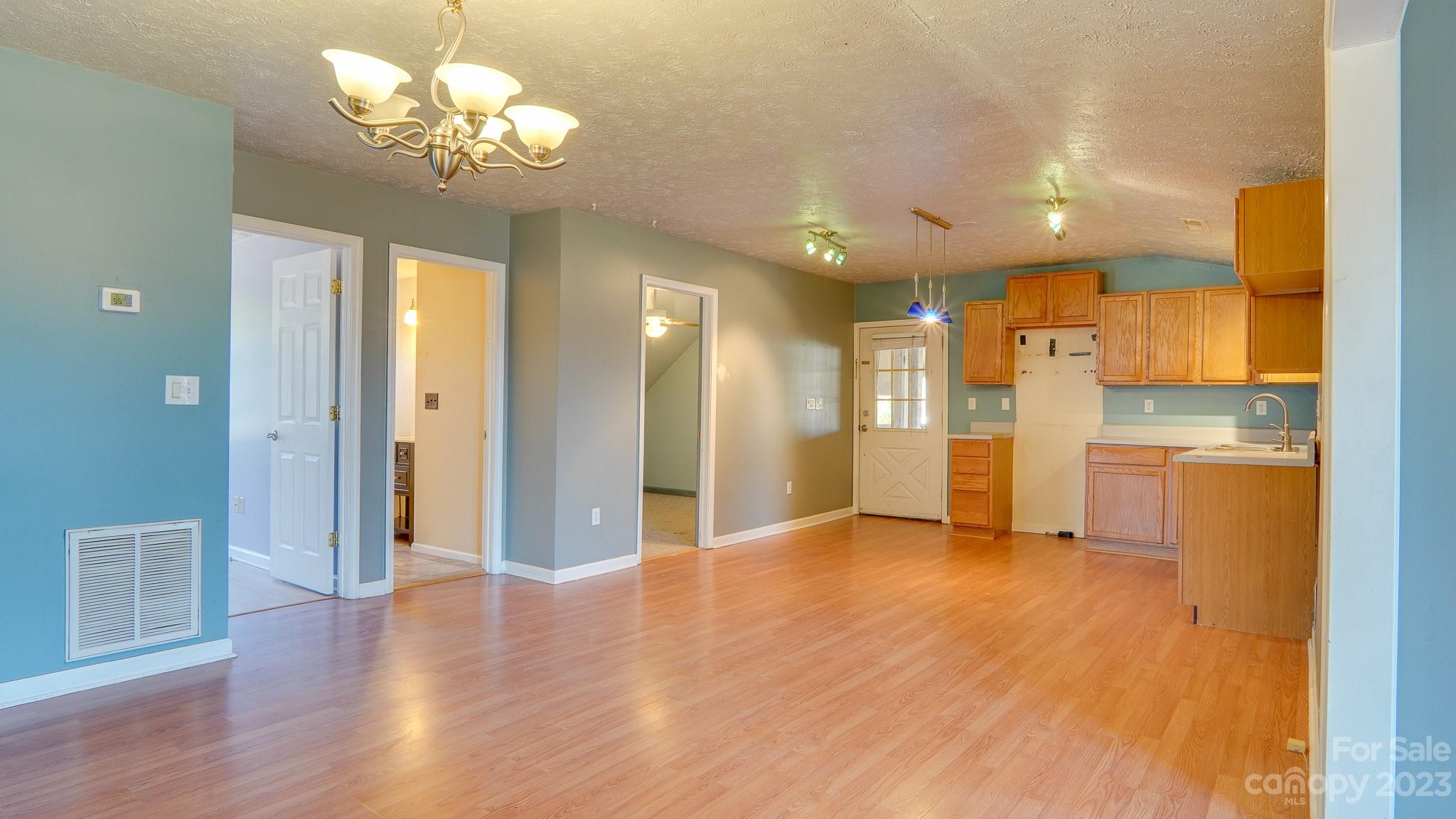 14 & 16 Rosebud Lane — Hendersonville