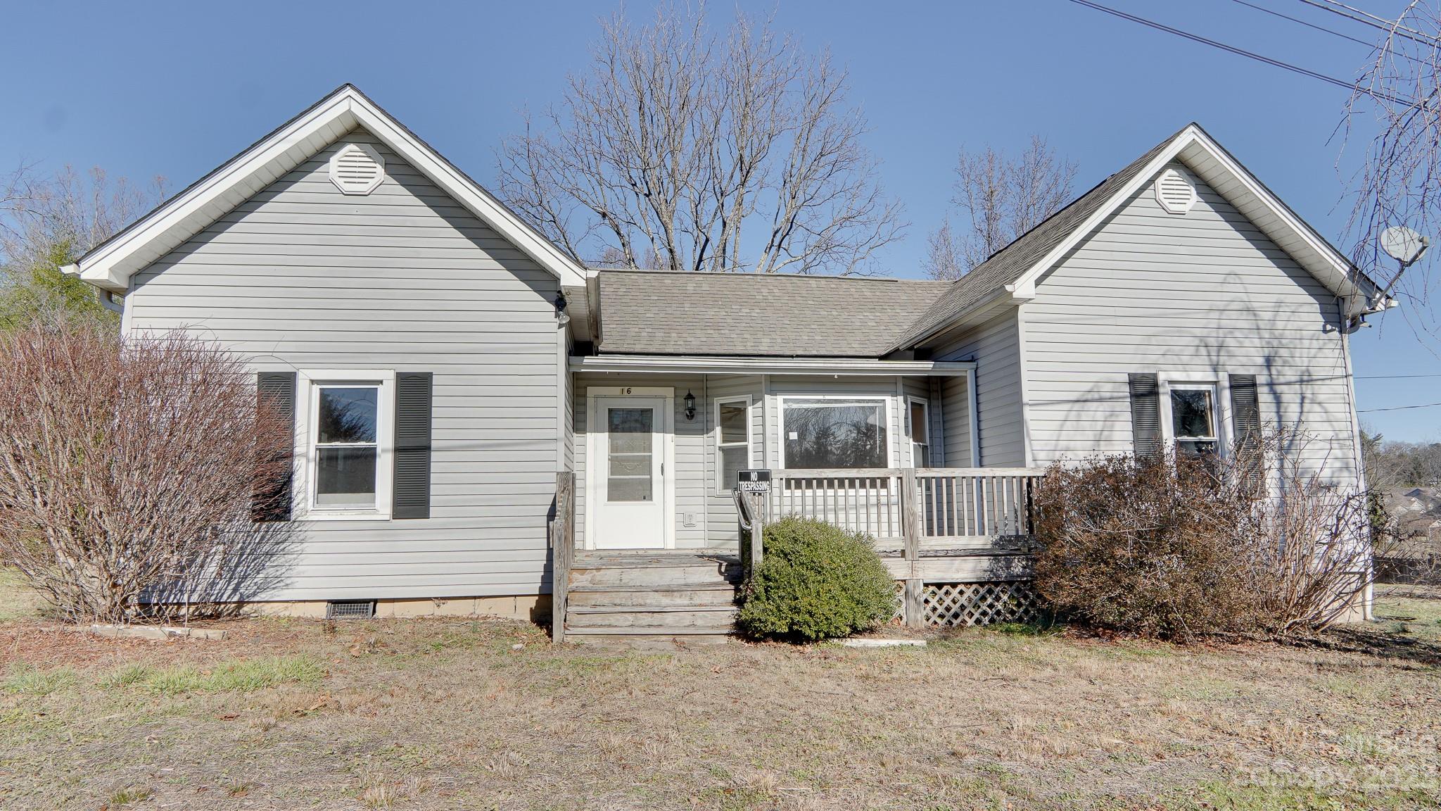 14 & 16 Rosebud Lane — Hendersonville