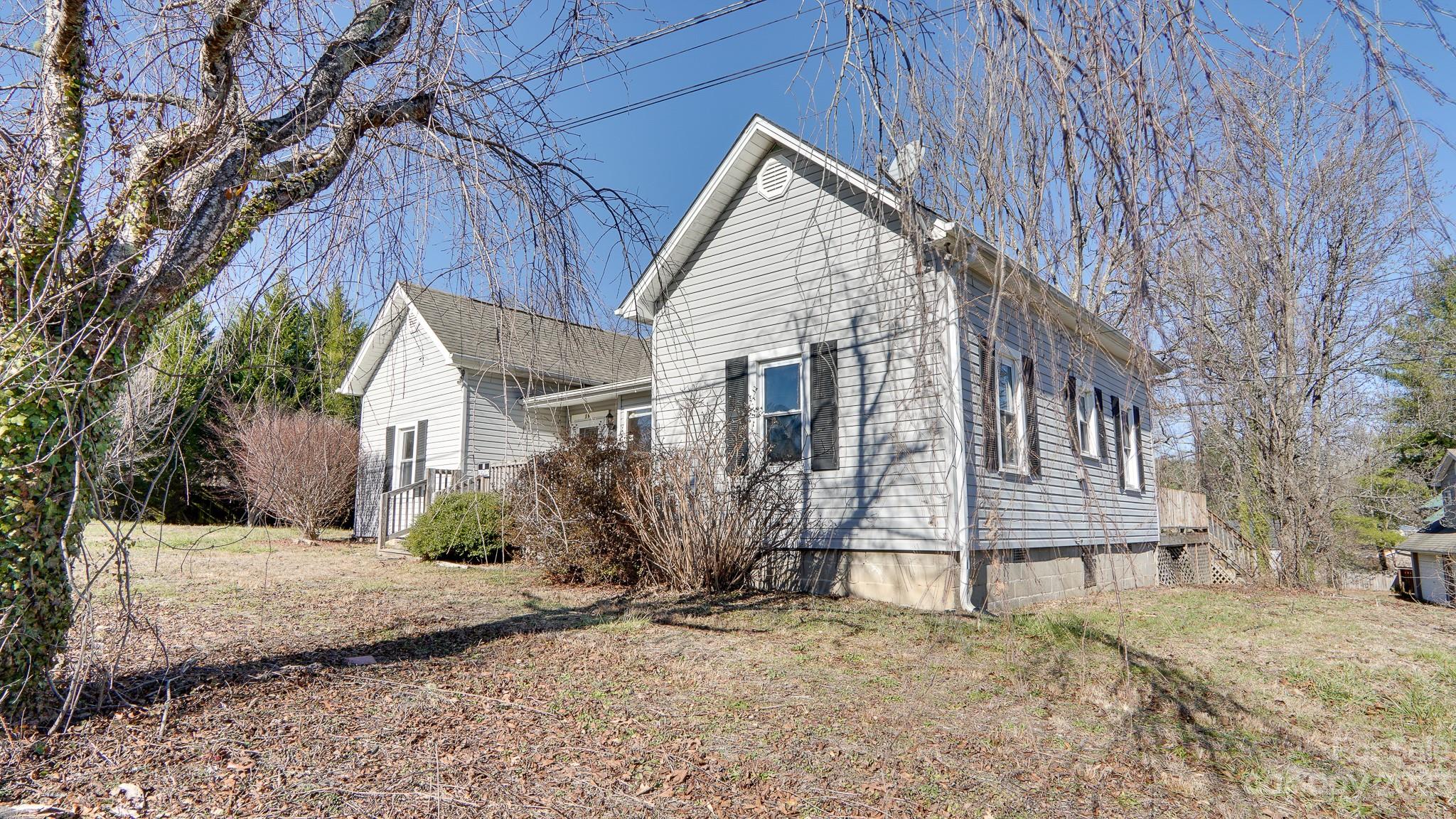 14 & 16 Rosebud Lane — Hendersonville