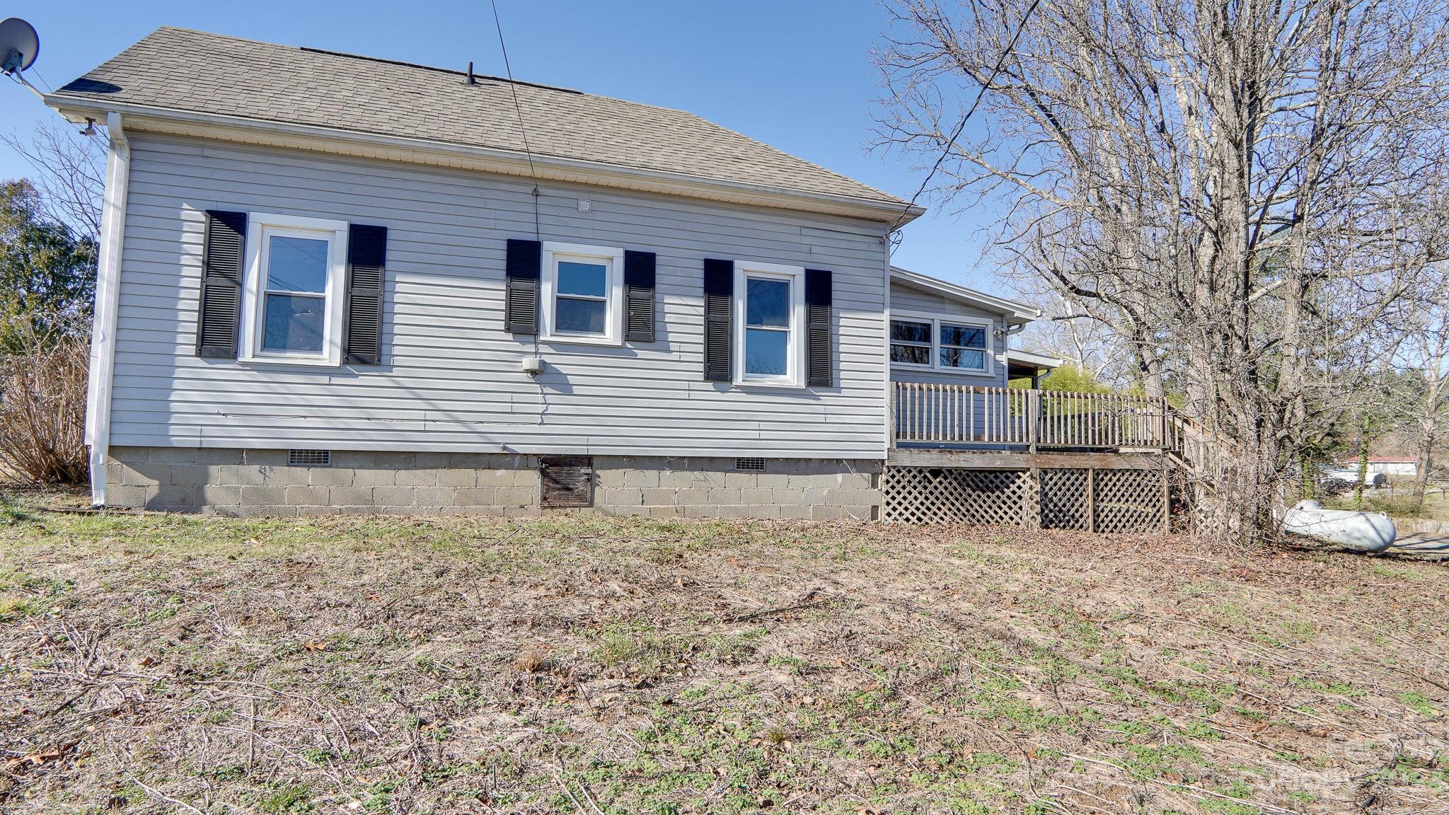 14 & 16 Rosebud Lane — Hendersonville
