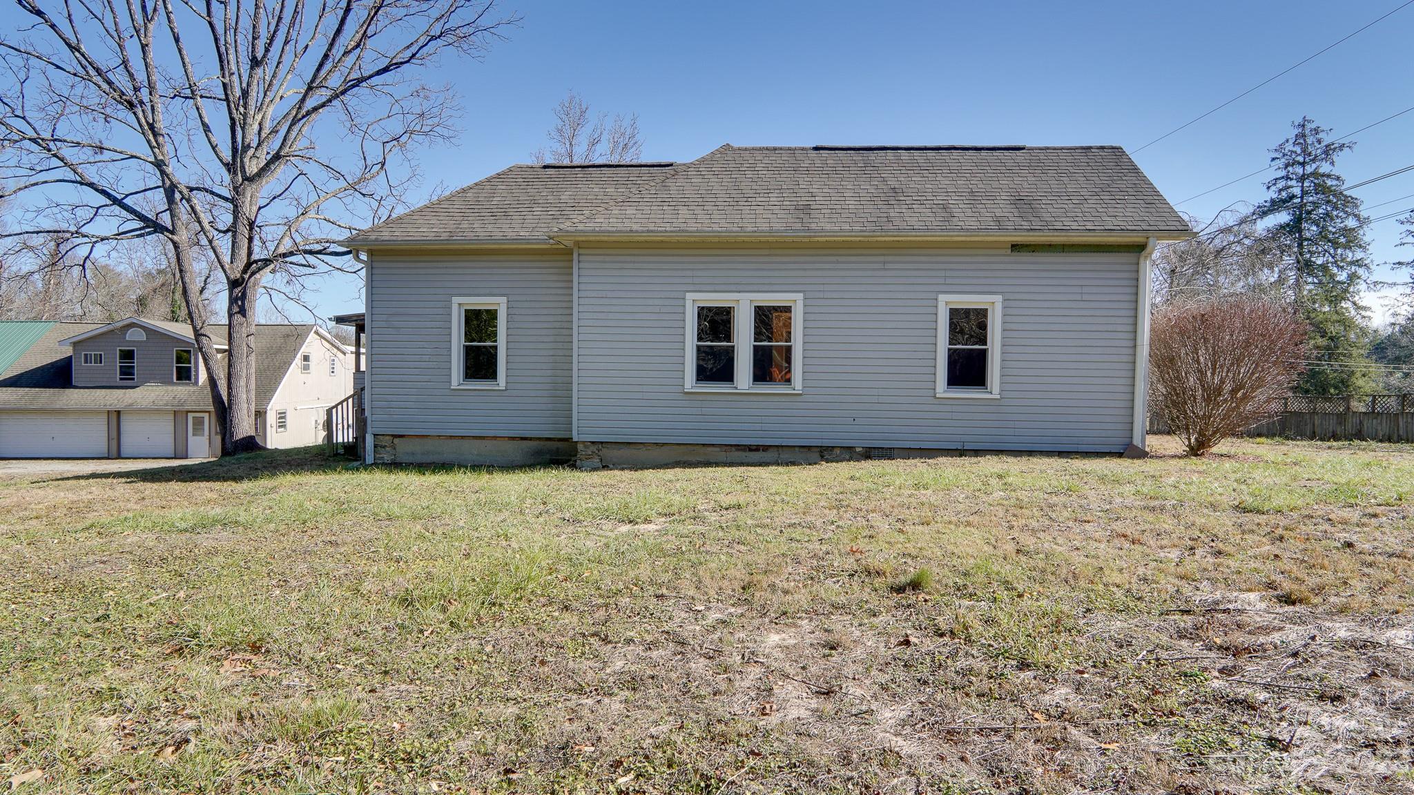 14 & 16 Rosebud Lane — Hendersonville