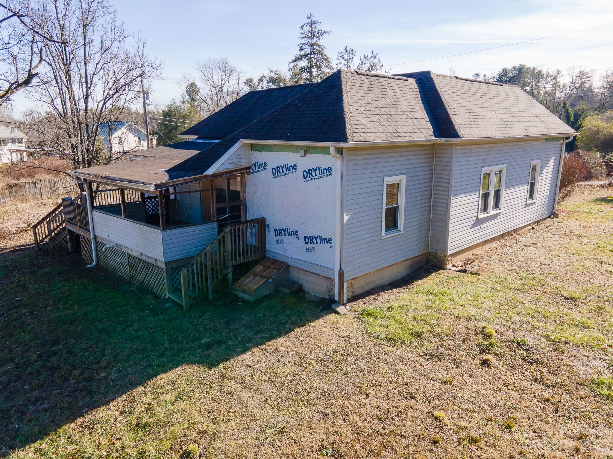 14 & 16 Rosebud Lane — Hendersonville