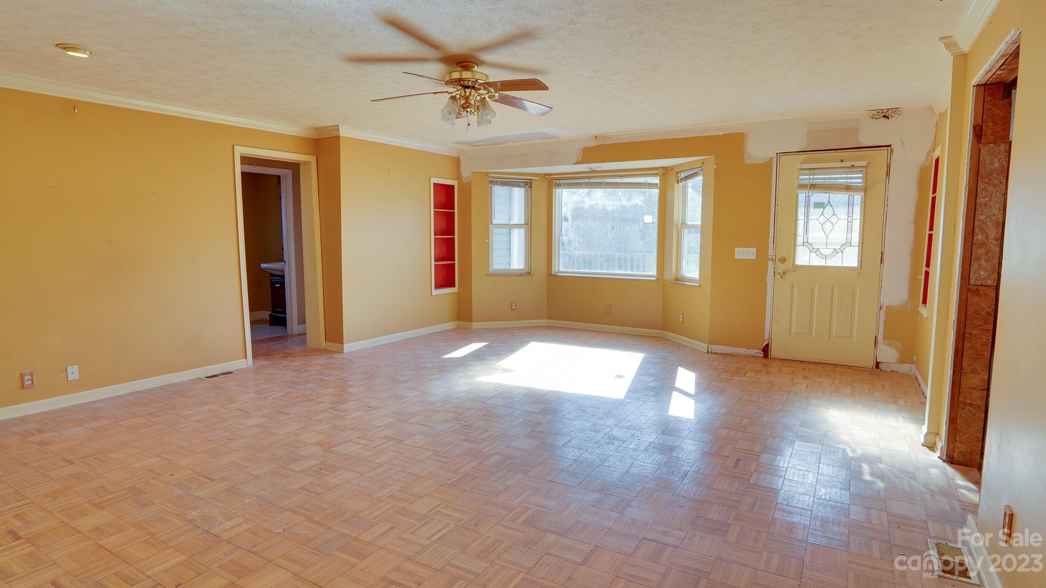 14 & 16 Rosebud Lane — Hendersonville