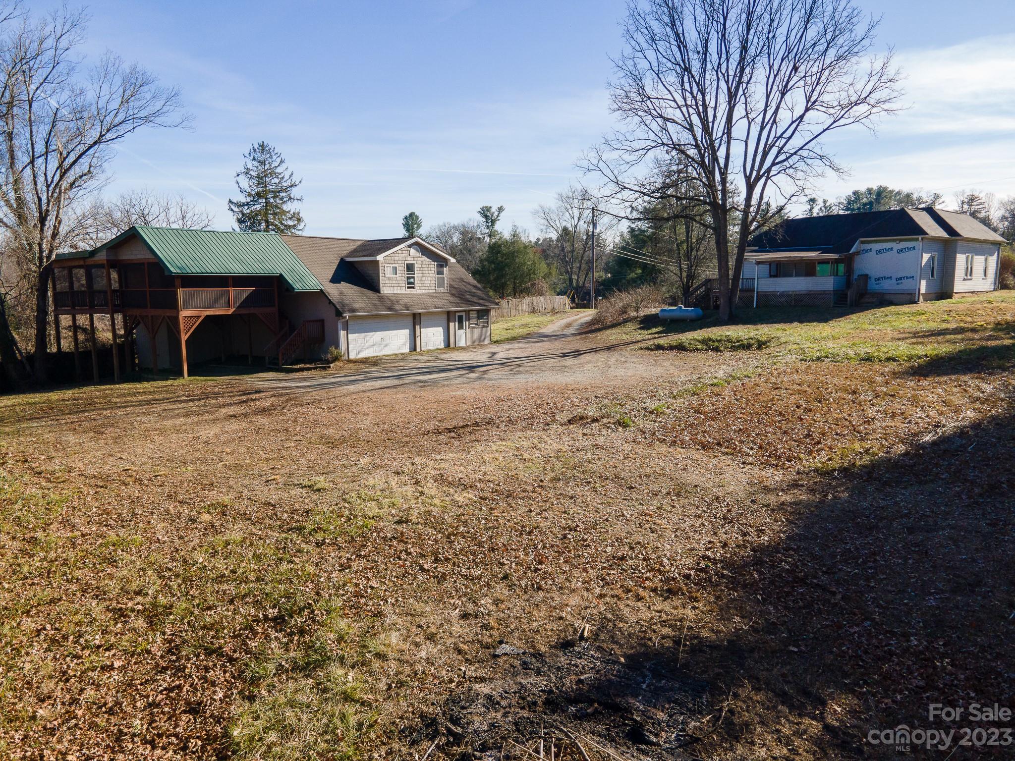 14 & 16 Rosebud Lane — Hendersonville