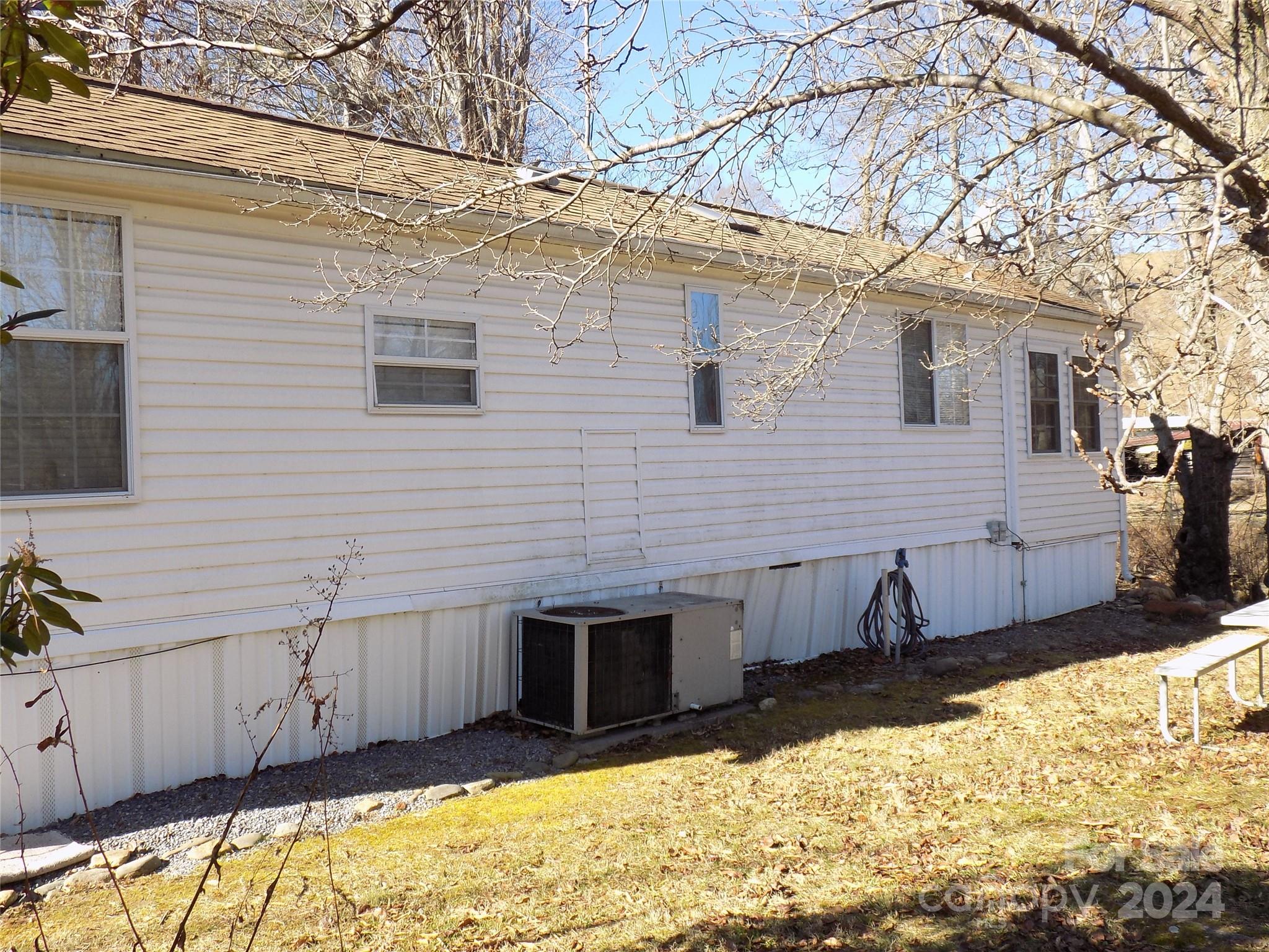 43 Pike Point — Waynesville