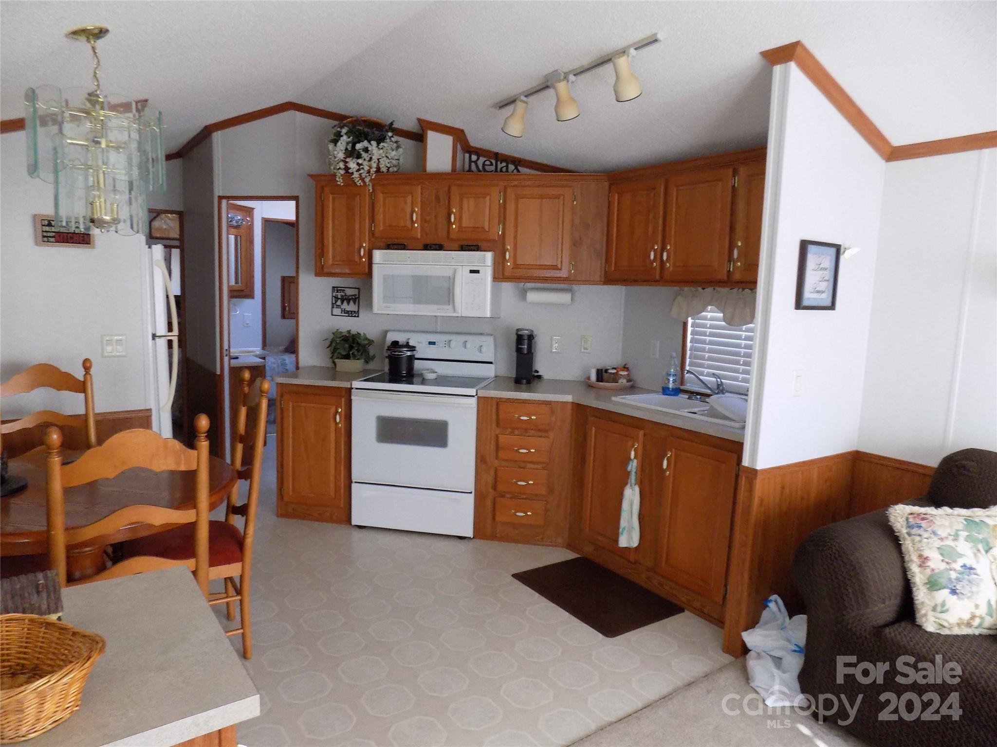 43 Pike Point — Waynesville