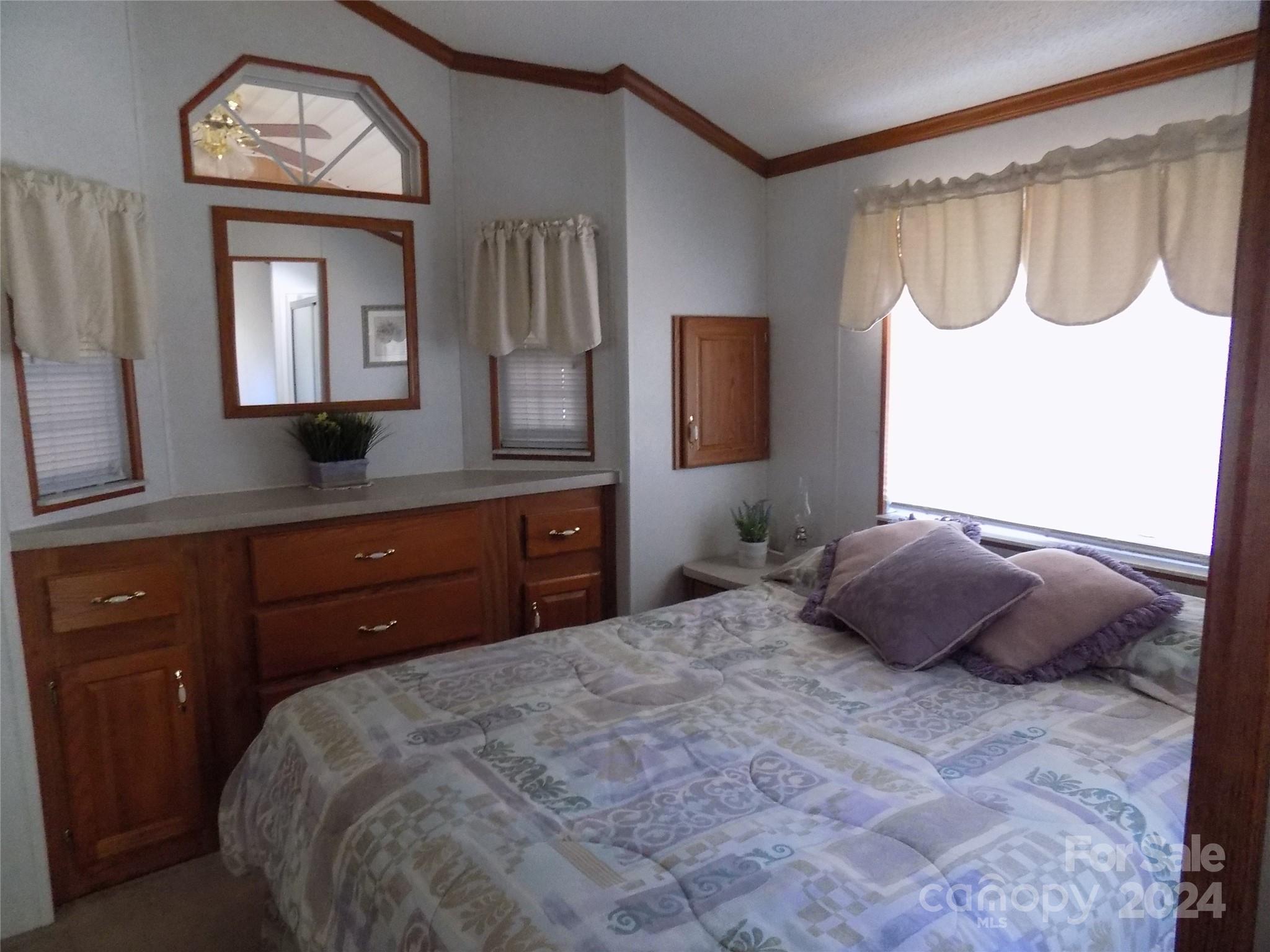 43 Pike Point — Waynesville