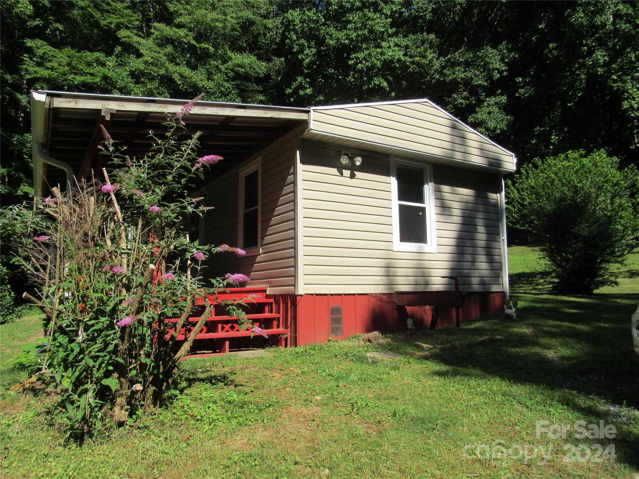 664 Woodfin Road — Sylva