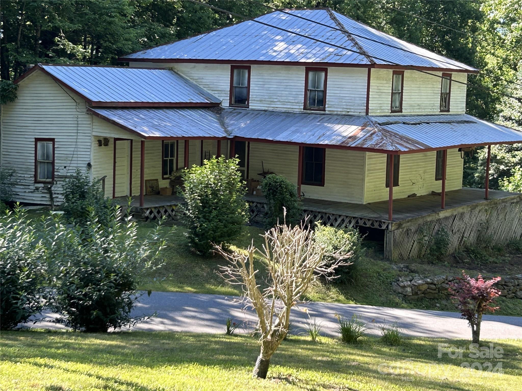 664 Woodfin Road — Sylva